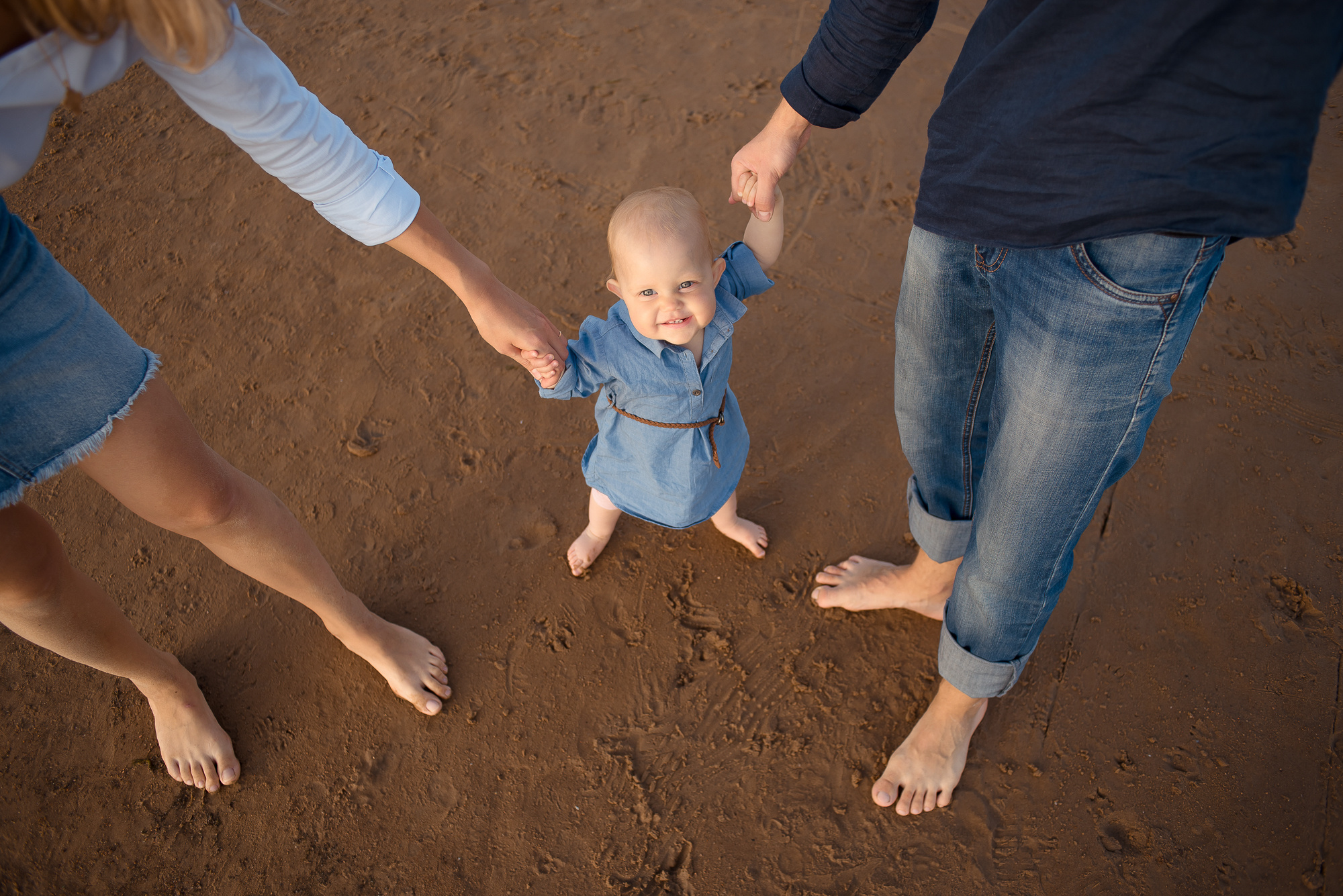 Семейная съемка на пляже. Семейный и свадебный фотограф в Санкт-Петербурге Серафима Смирнова