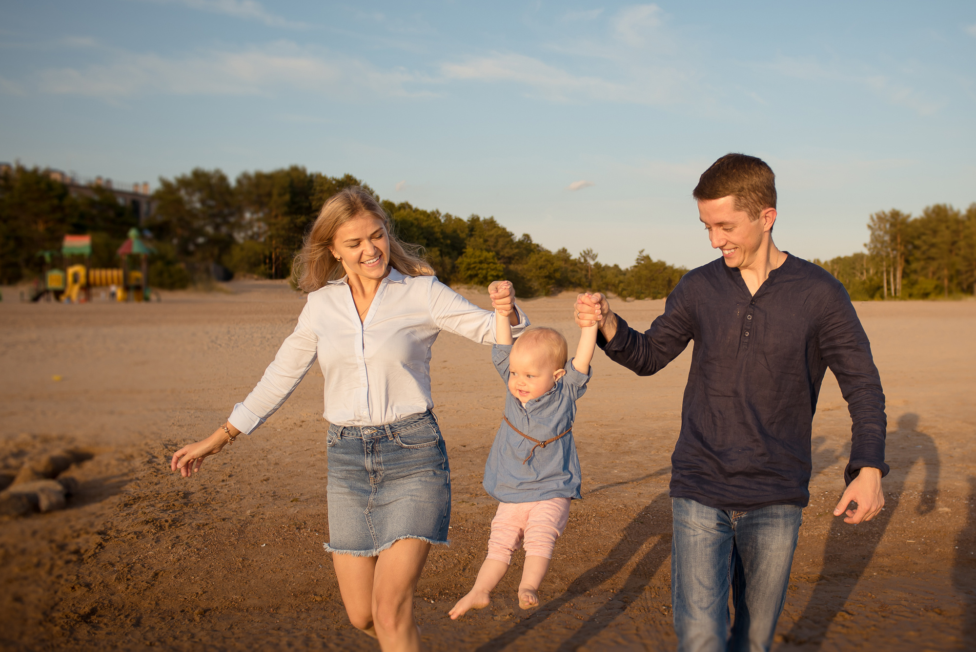 Семейная съемка на пляже. Семейный и свадебный фотограф в Санкт-Петербурге Серафима Смирнова