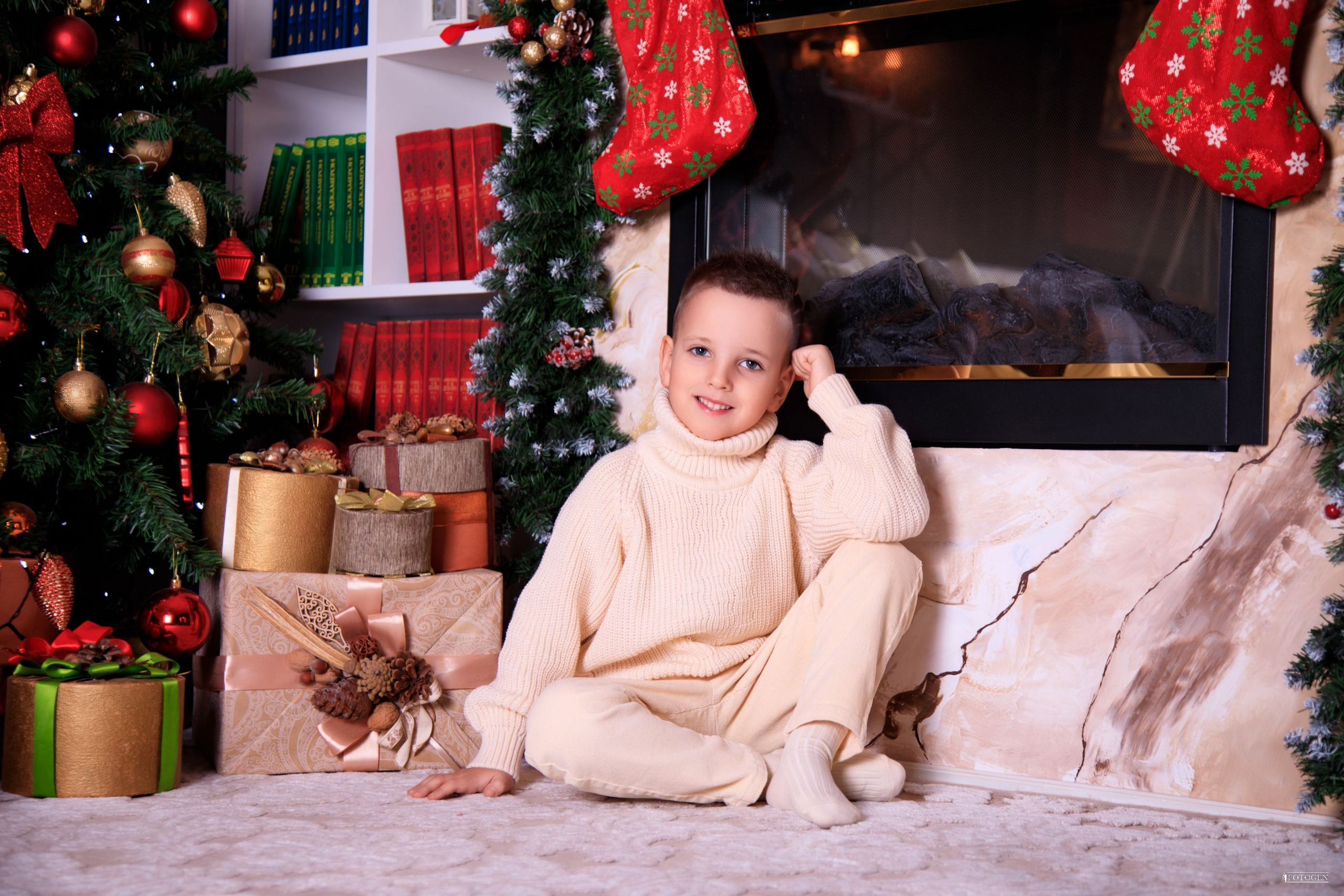 Новогодняя Фотосессия в Студии FOTOGEN ᐈ Премиум-класс в Краснодаре. Интерьерная фотостудия FOTOGEN г. Краснодар