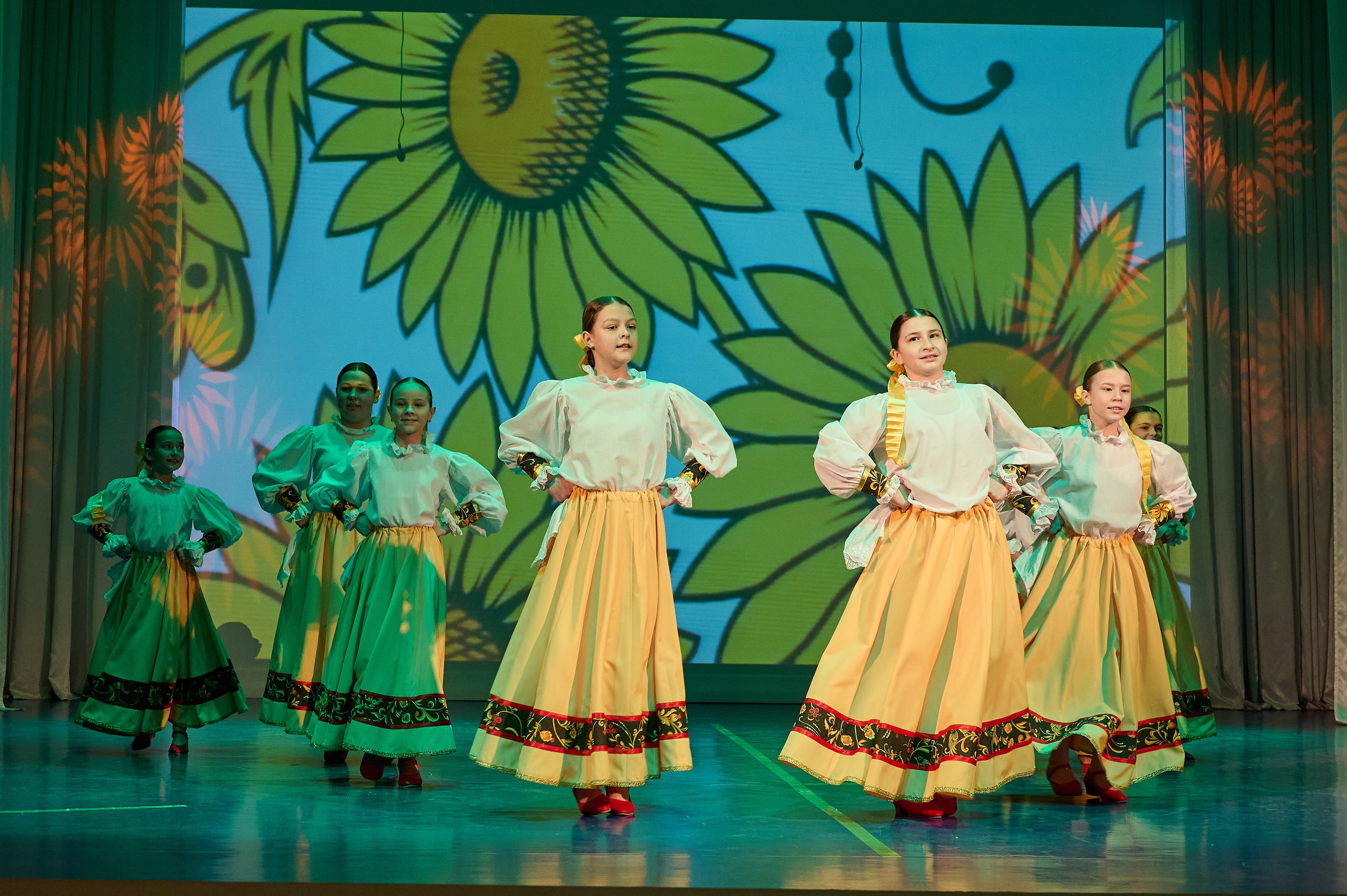 23 февраля Марьина роща. Жизнь курорта Кабардинка в фотографиях