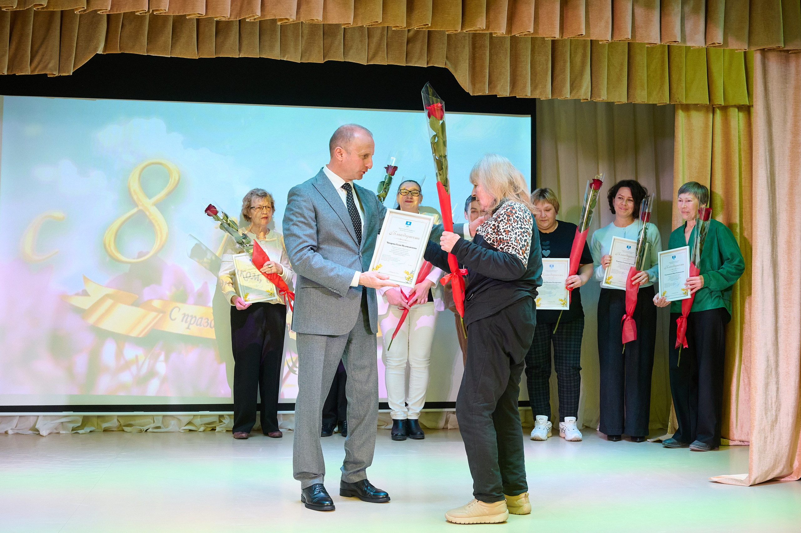 8 марта в Виноградном. Жизнь курорта Кабардинка в фотографиях