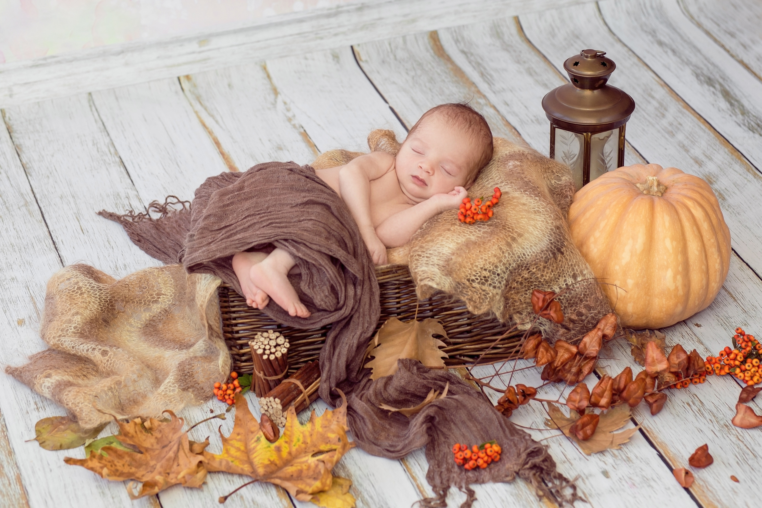 Newborn photoshooting. Professional family and children’s photographer in Izmir Irina Eron