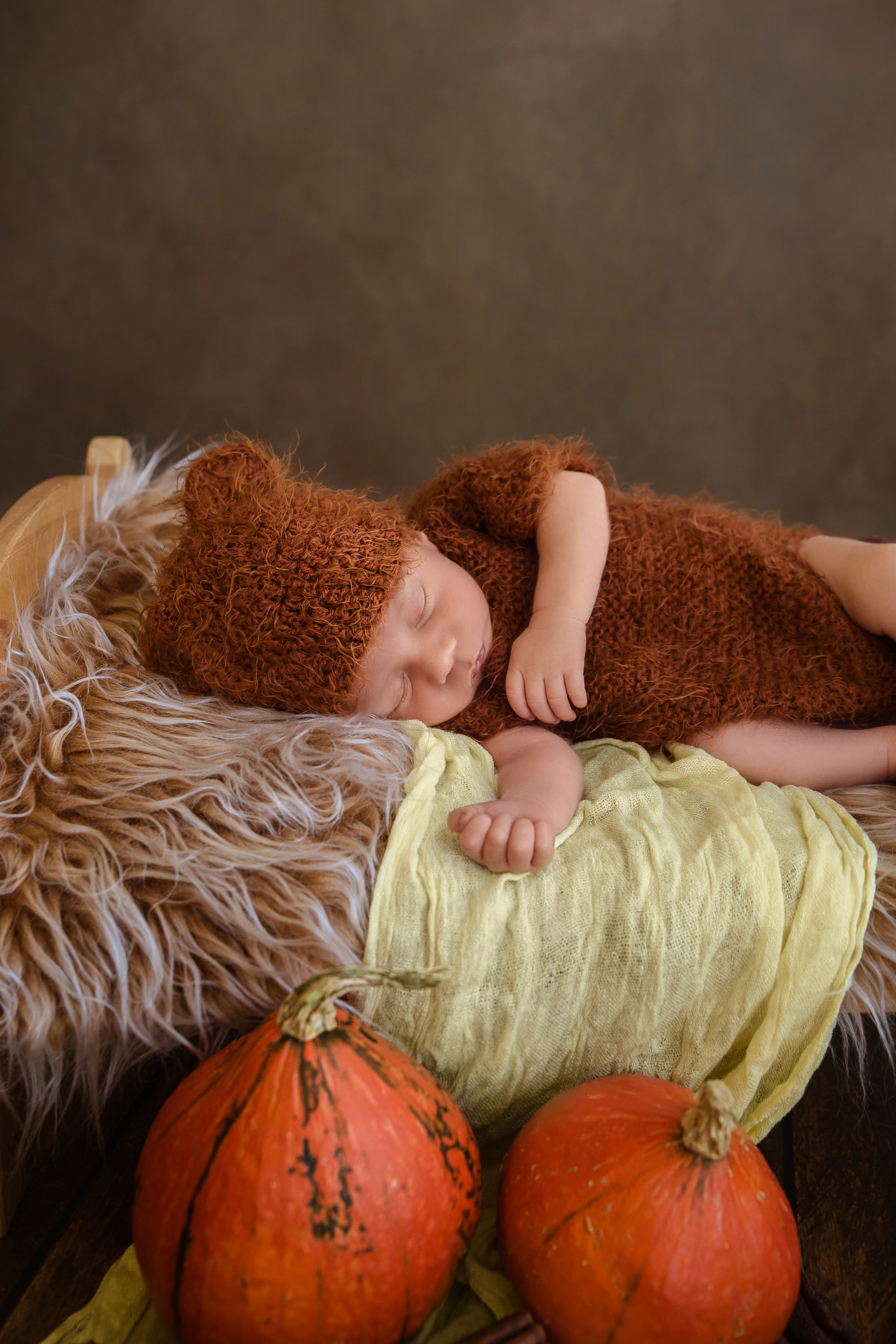 Newborn photoshooting. Professional family and children’s photographer in Izmir Irina Eron