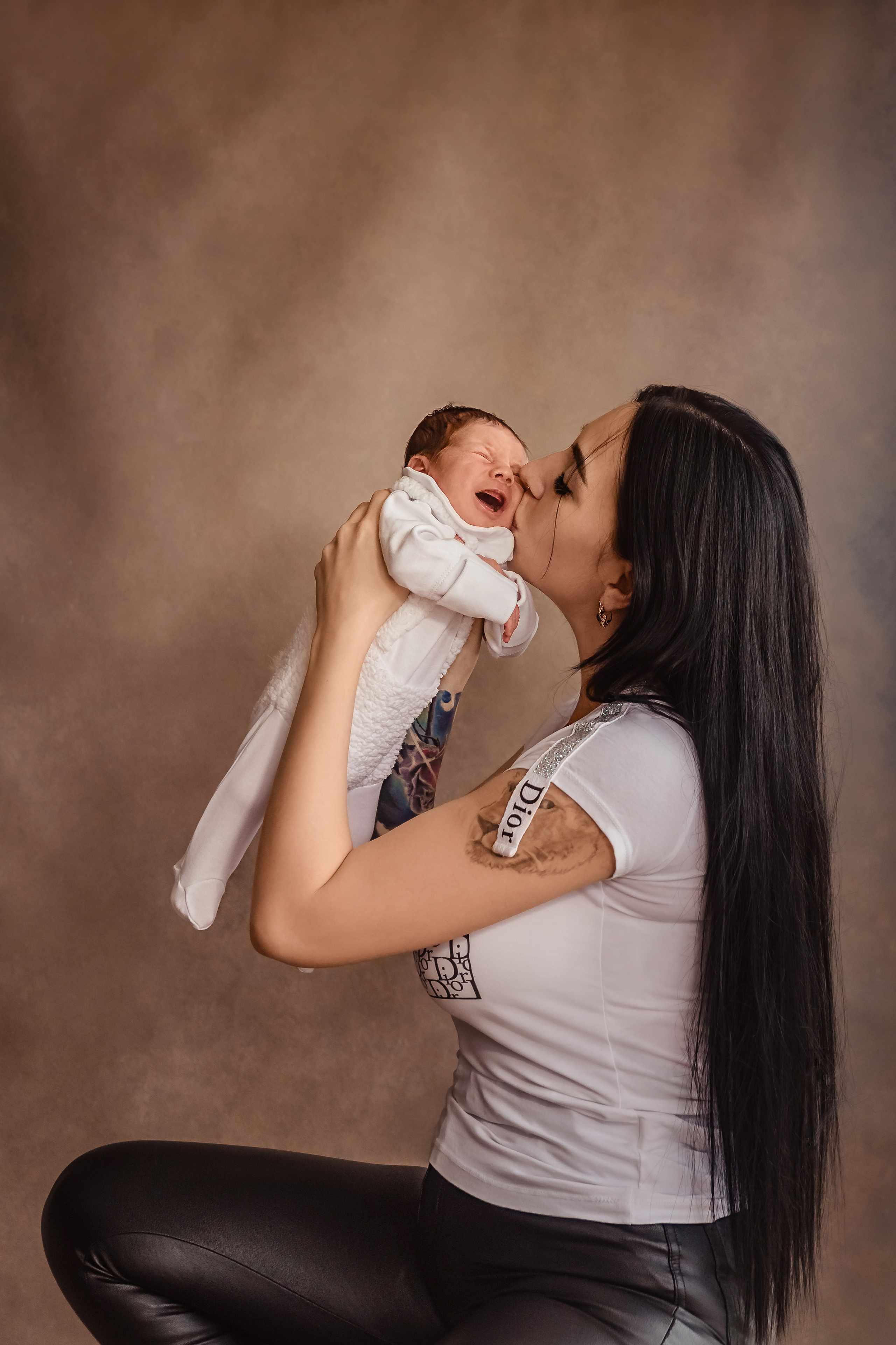 Newborn photoshooting. Professional family and children’s photographer in Izmir Irina Eron