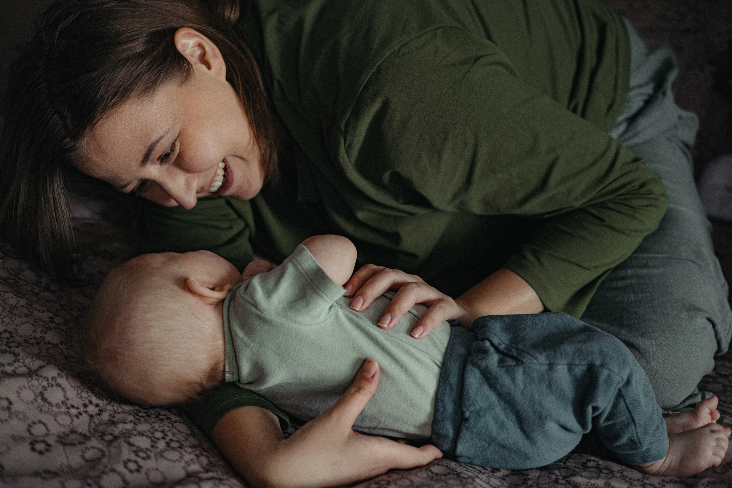 Домашняя семейная фотосессия с малышом. Портретный и семейный фотограф в Москве Мария Рослякова