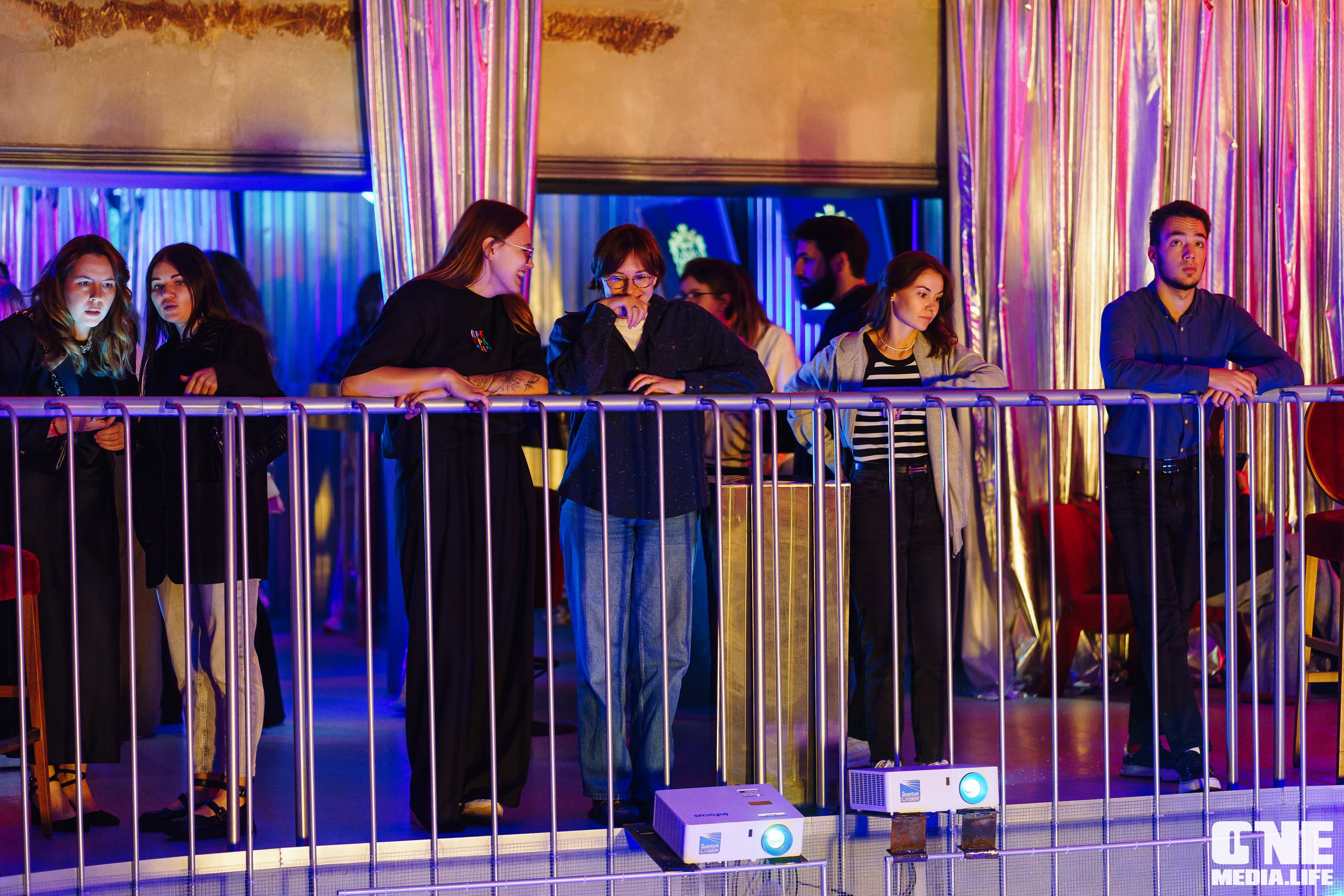 Фоторепортаж из клуба UNIVERSAL. One Media Life: фоторепортажи, фотоотчеты с мероприятий и заведений