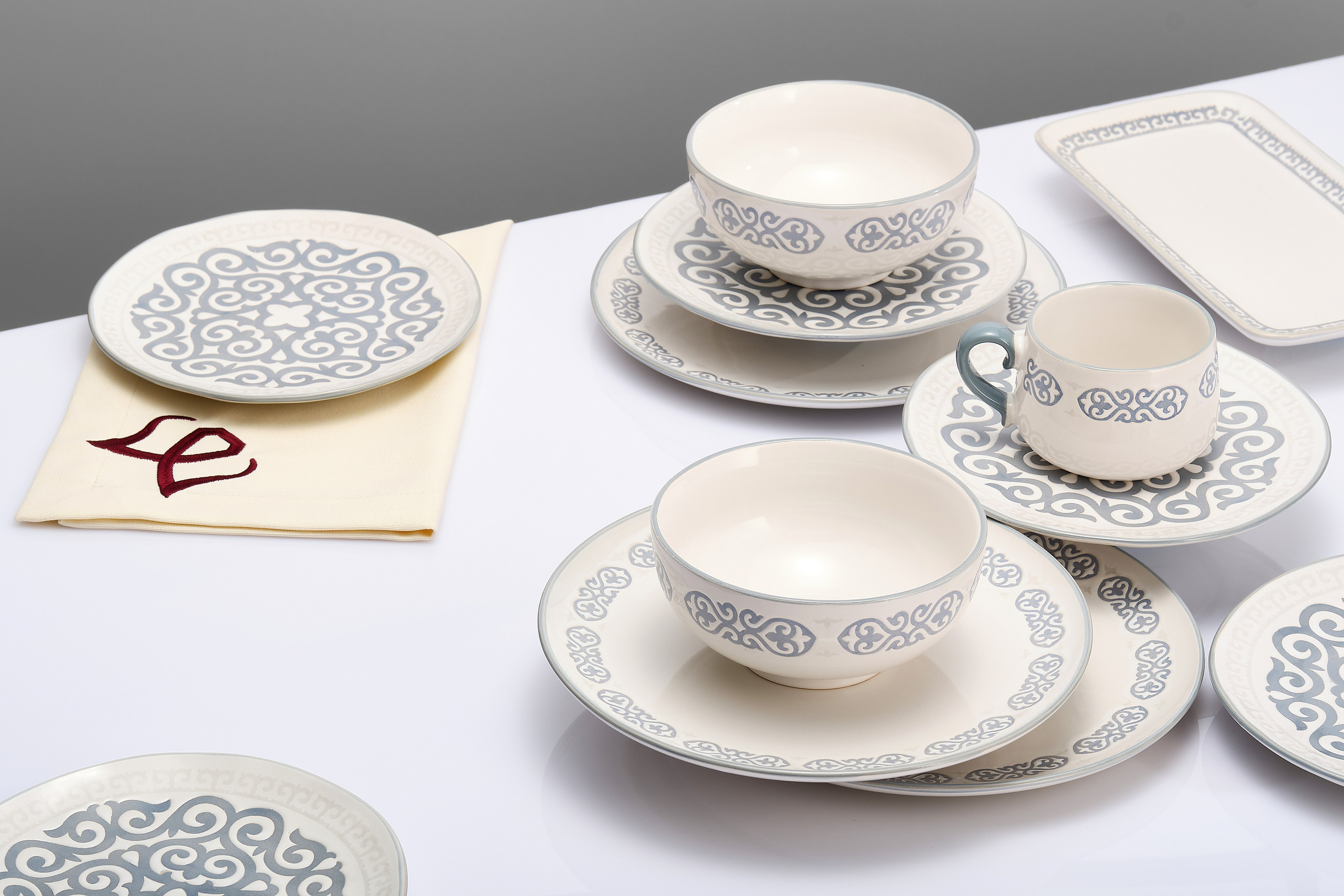 Фотосъёмка для бренда WASEELA: предметная фотография столовой посуды. Фотограф в Алматы Дмитрий Лукьянов. Предметная и рекламная фотосъёмка товаров