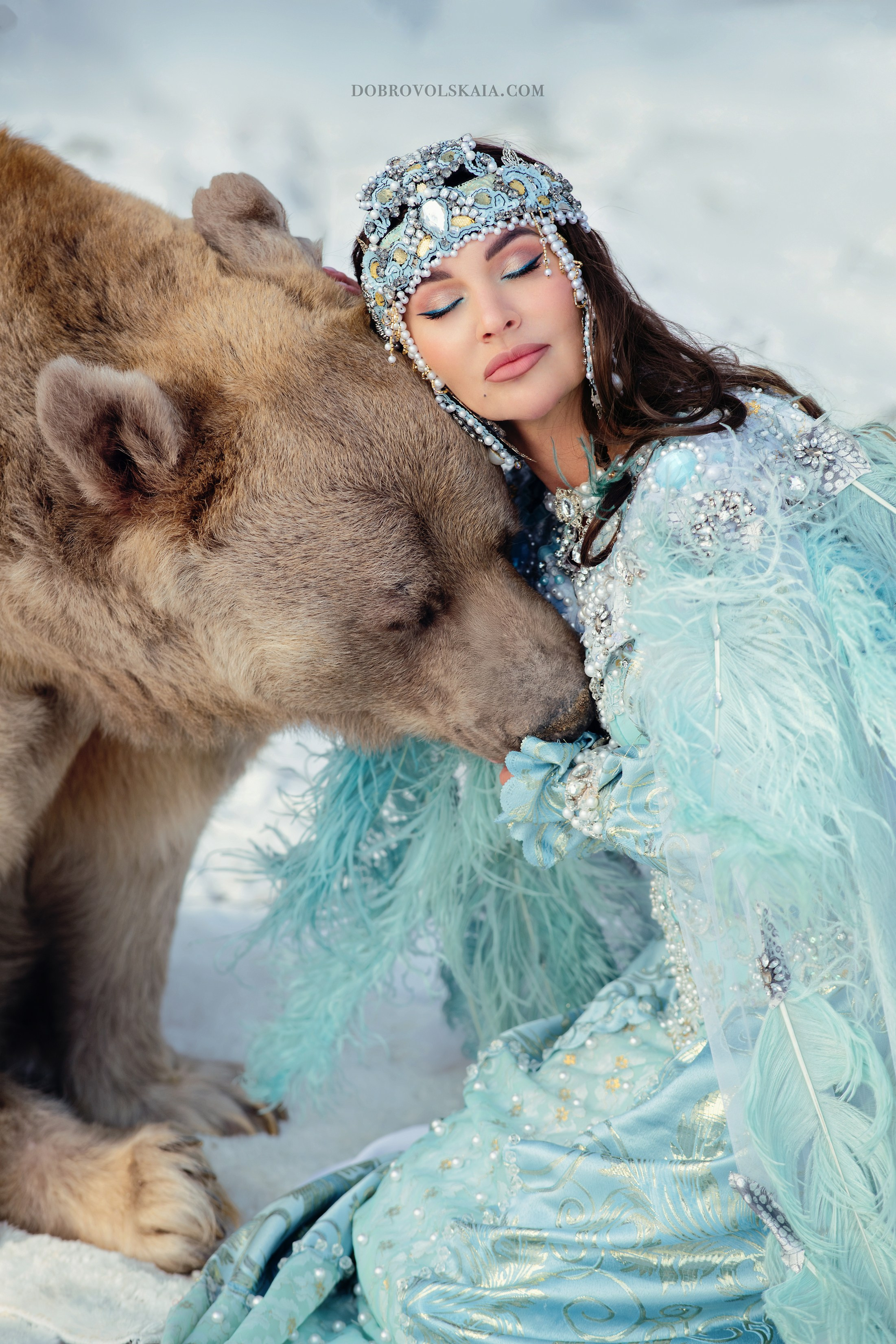 Птица Сирин. Русские народные костюмы в Москве