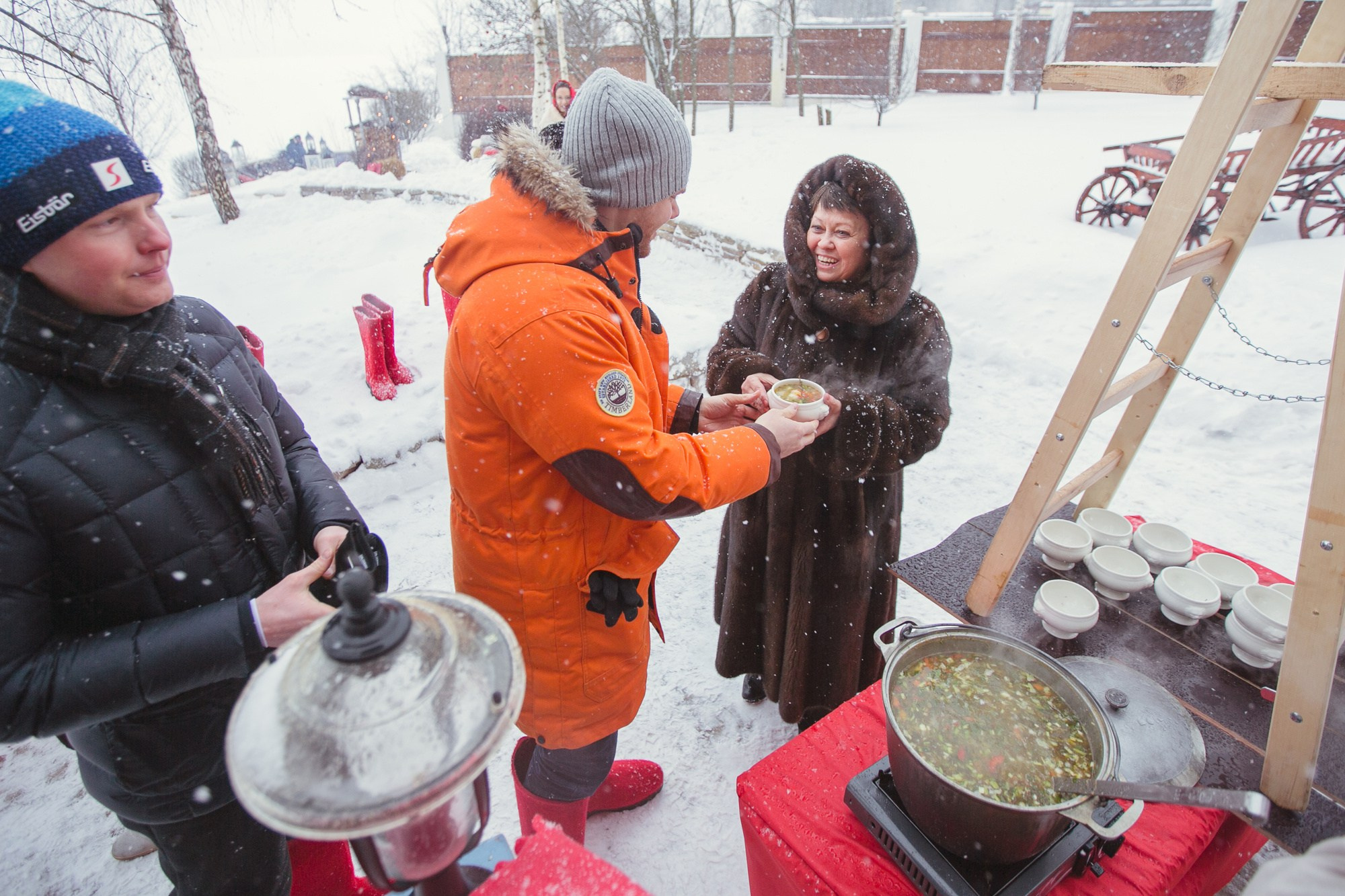 Зимняя свадьба в русских традициях. Семейный, портретный и свадебный фотограф в Санкт-Петербурге и Москве