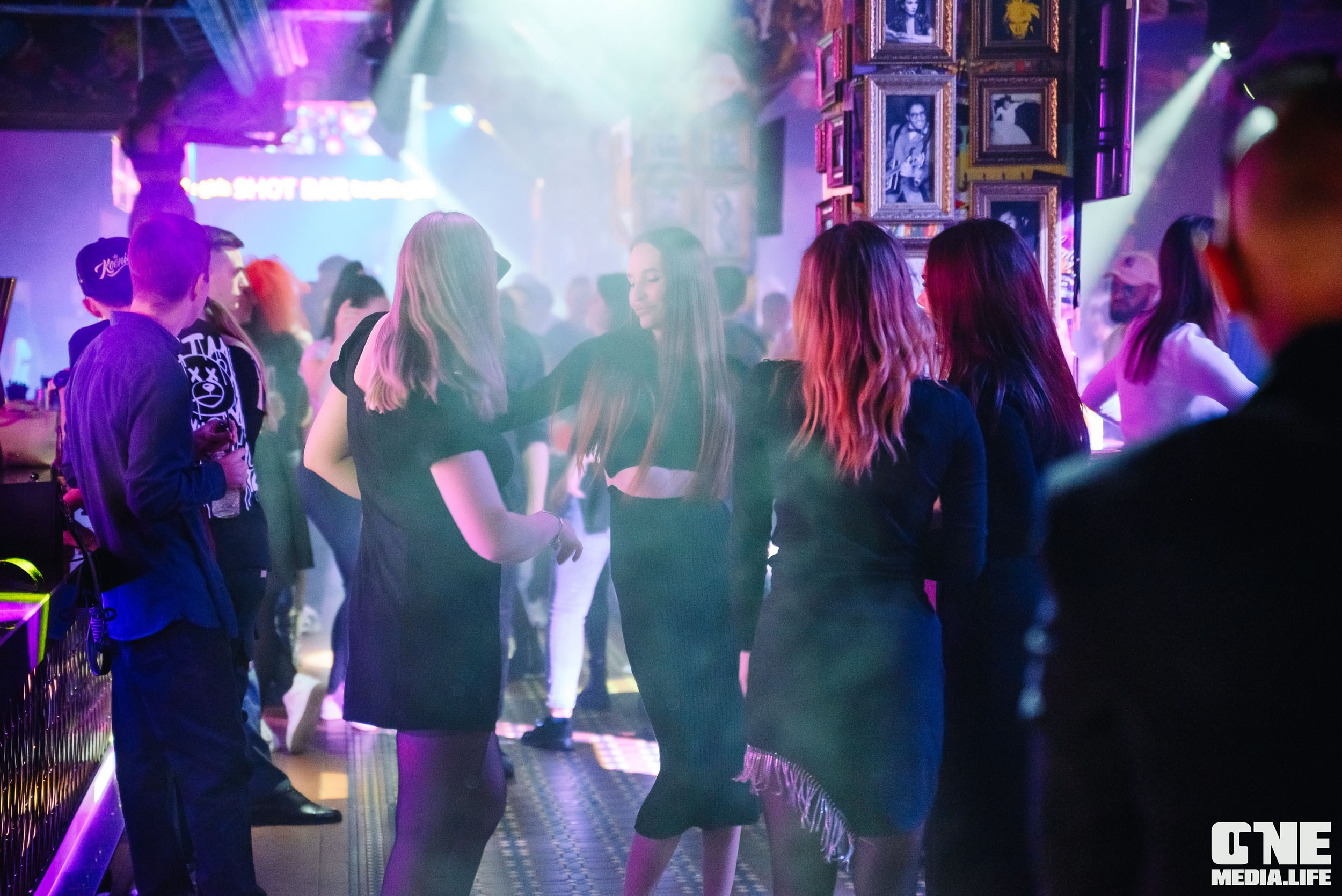 Фотоотчет из бара XxxX. One Media Life: фоторепортажи, фотоотчеты с мероприятий и заведений