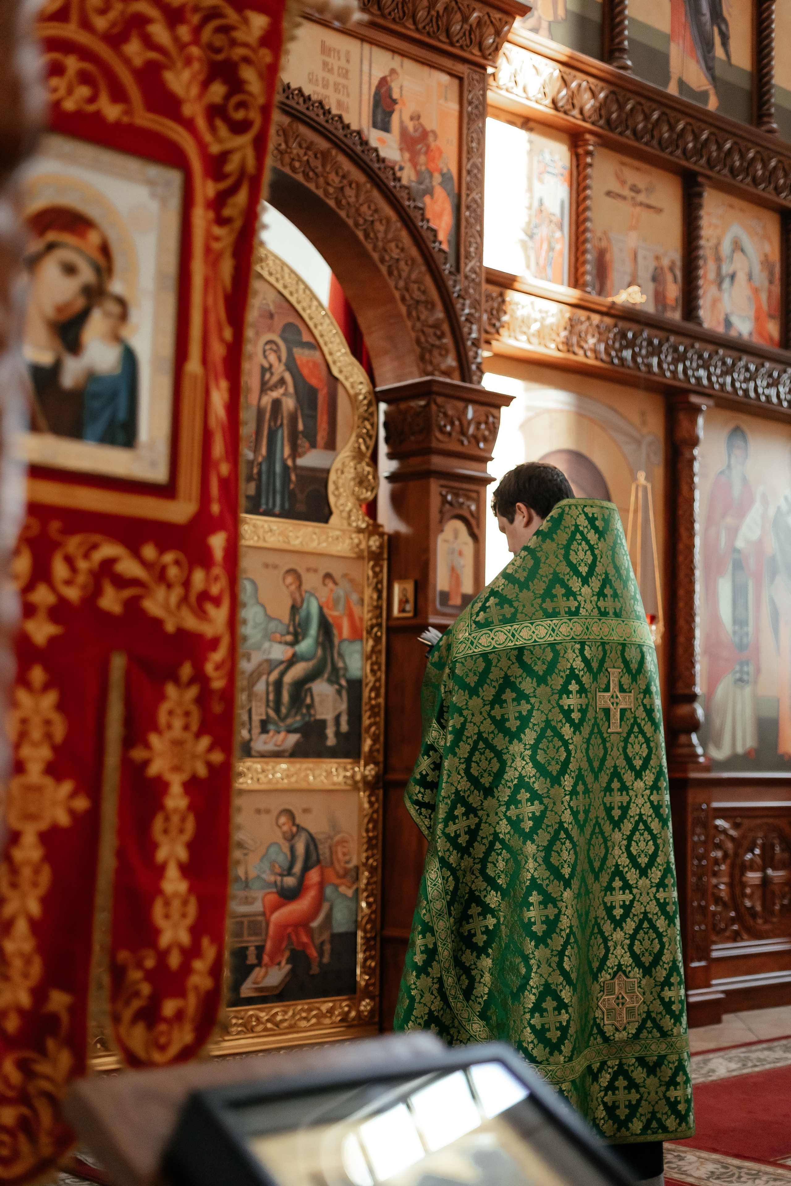 В Спасский храм принесен ковчег с мощами блгвв. кн. Петра и Февронии. Саратовское Северо-Западное благочиние
