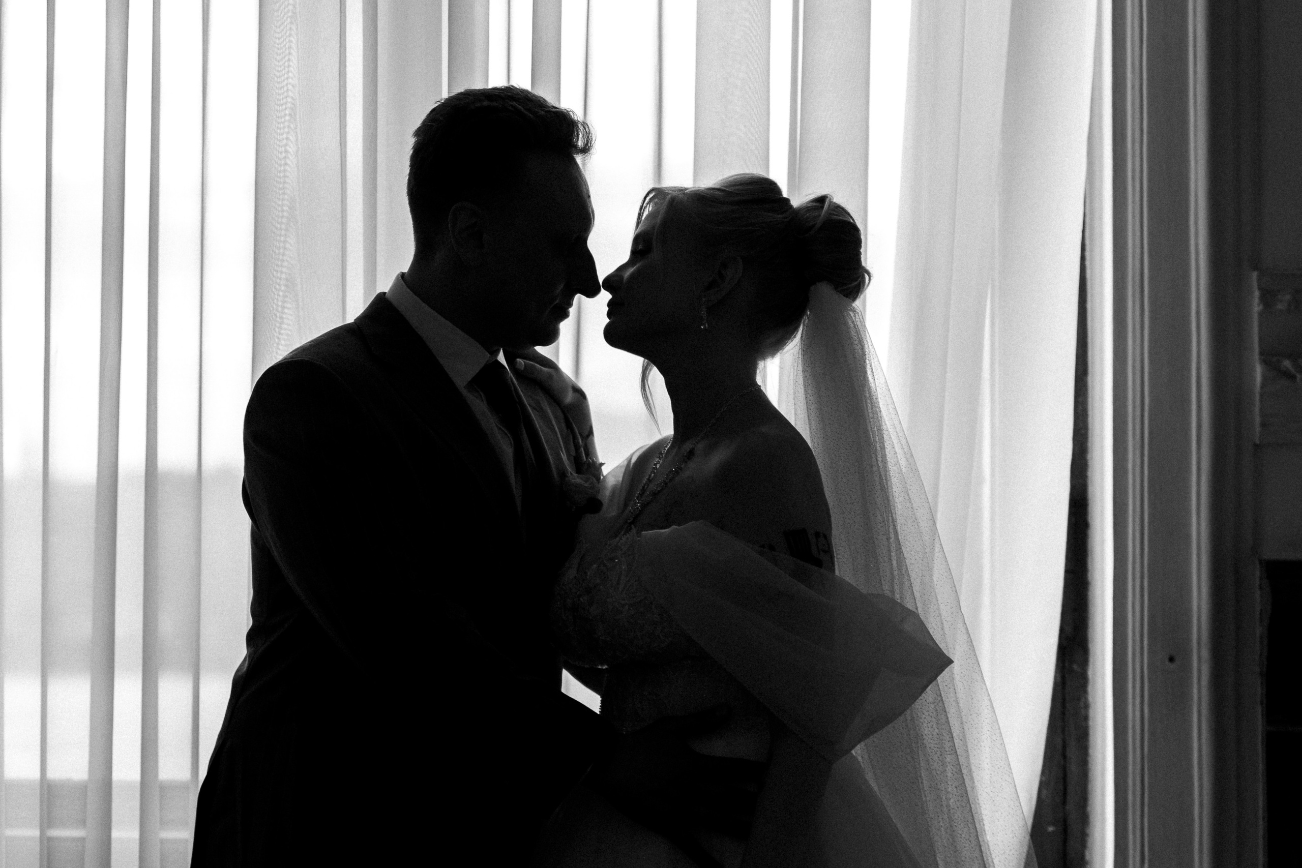 Love in Black and White. Professional photoartist in St. Petersburg (wedding, reportage, portrait, model book, love story) Alexander Shvedov