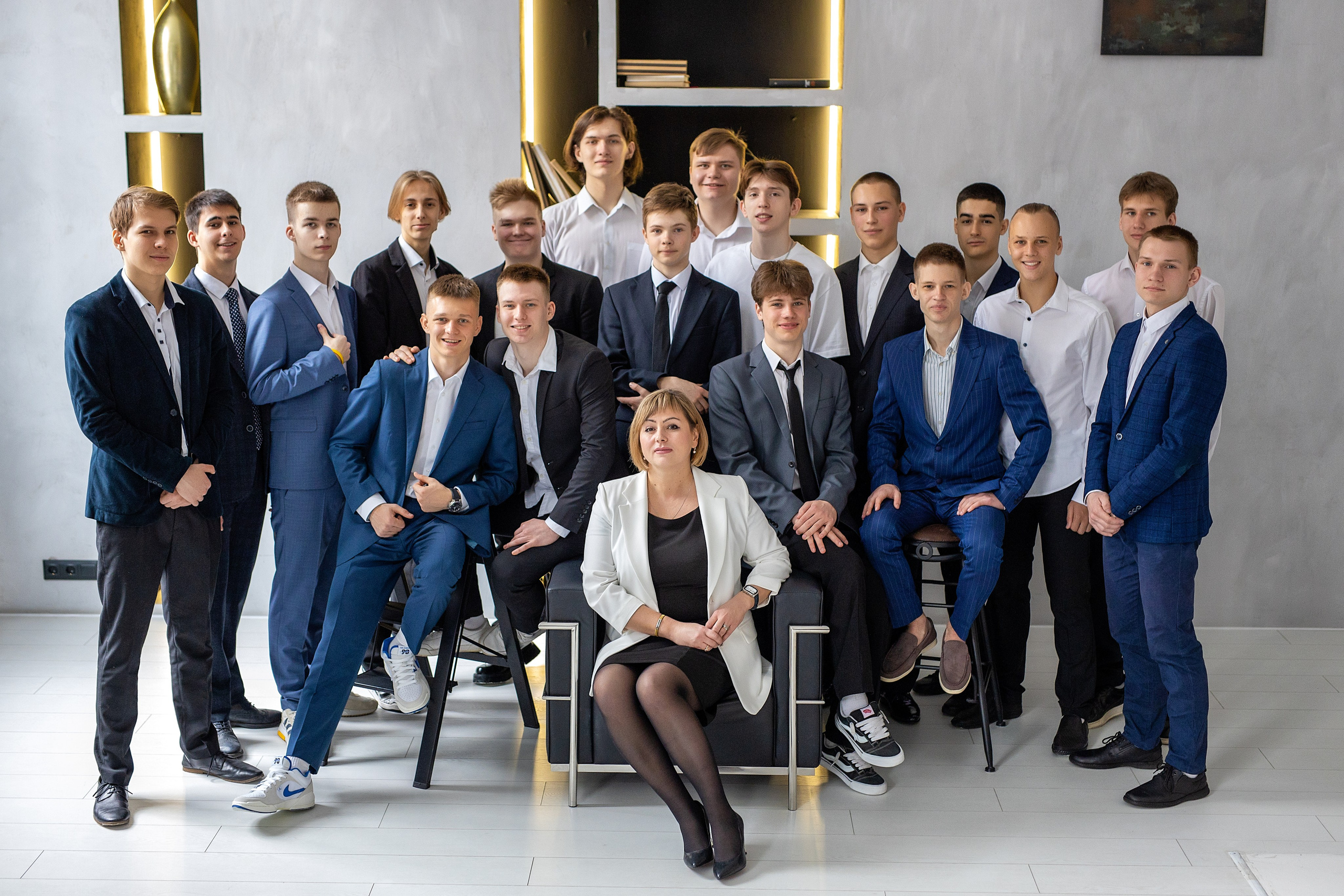 Выпускной альбом Владивосток 11 класс. Стильный выпускной альбом Владивосток фотограф Вероника Мигачева