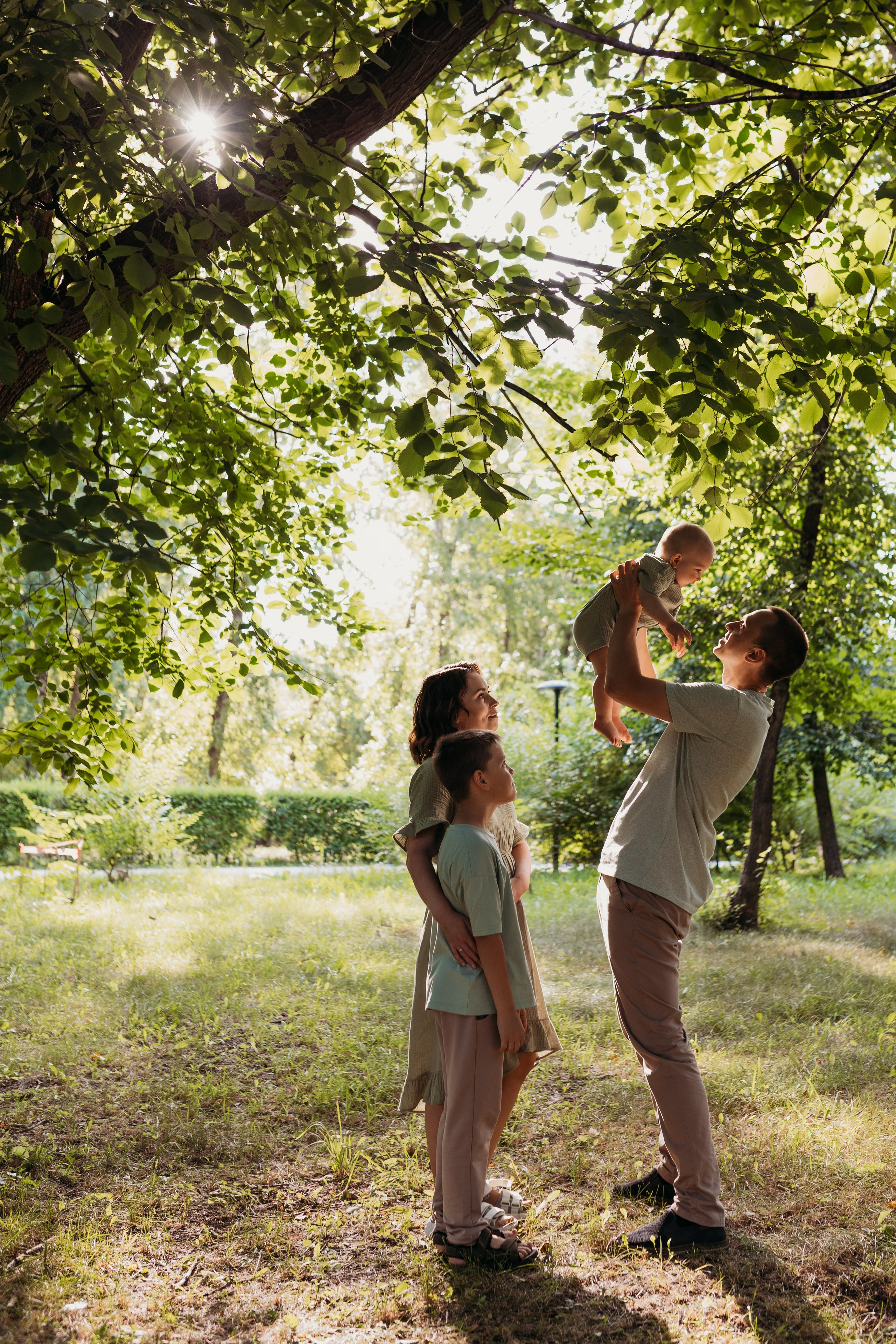 Семейные фотосессии на улице Барнаул. Фотограф новорожденных в г. Барнаул Ренпенинг Катерина
