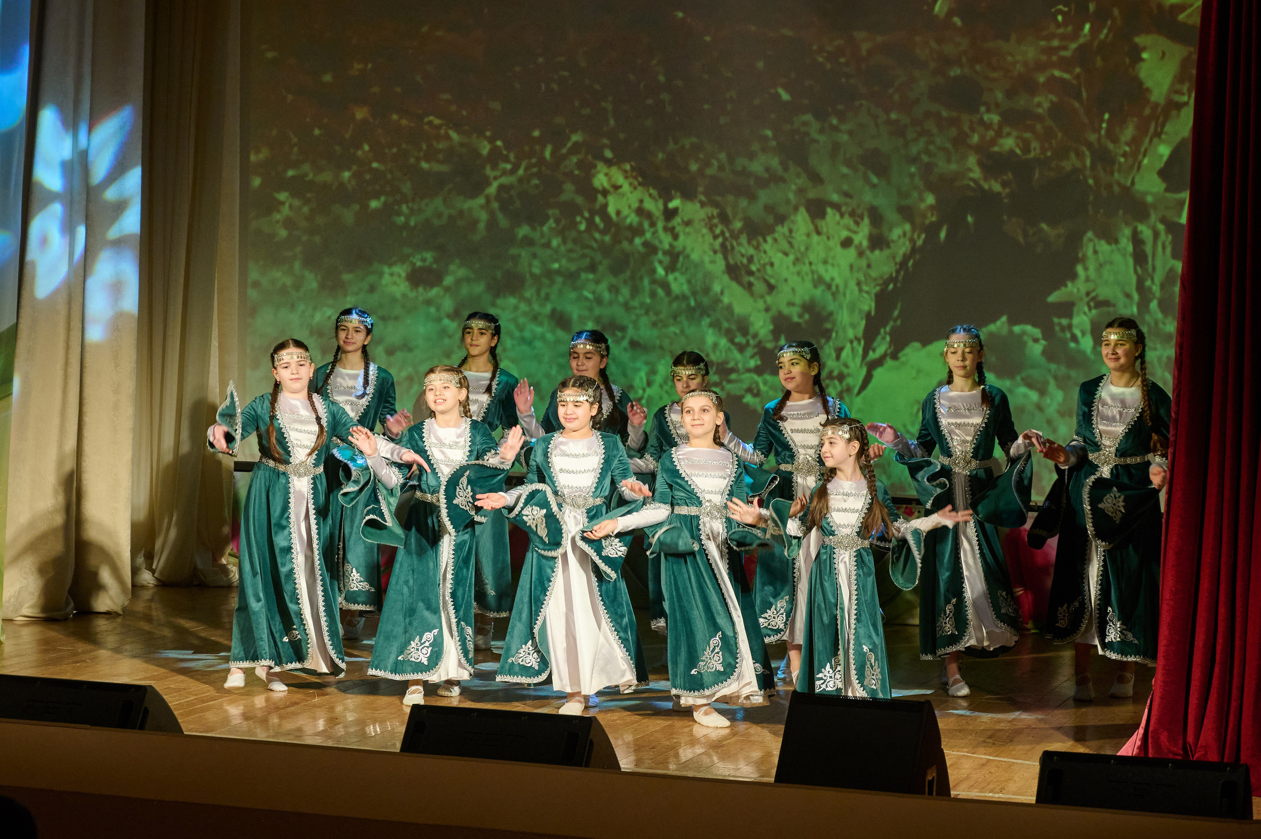 8 марта ДК Кабардинка. Жизнь курорта Кабардинка в фотографиях