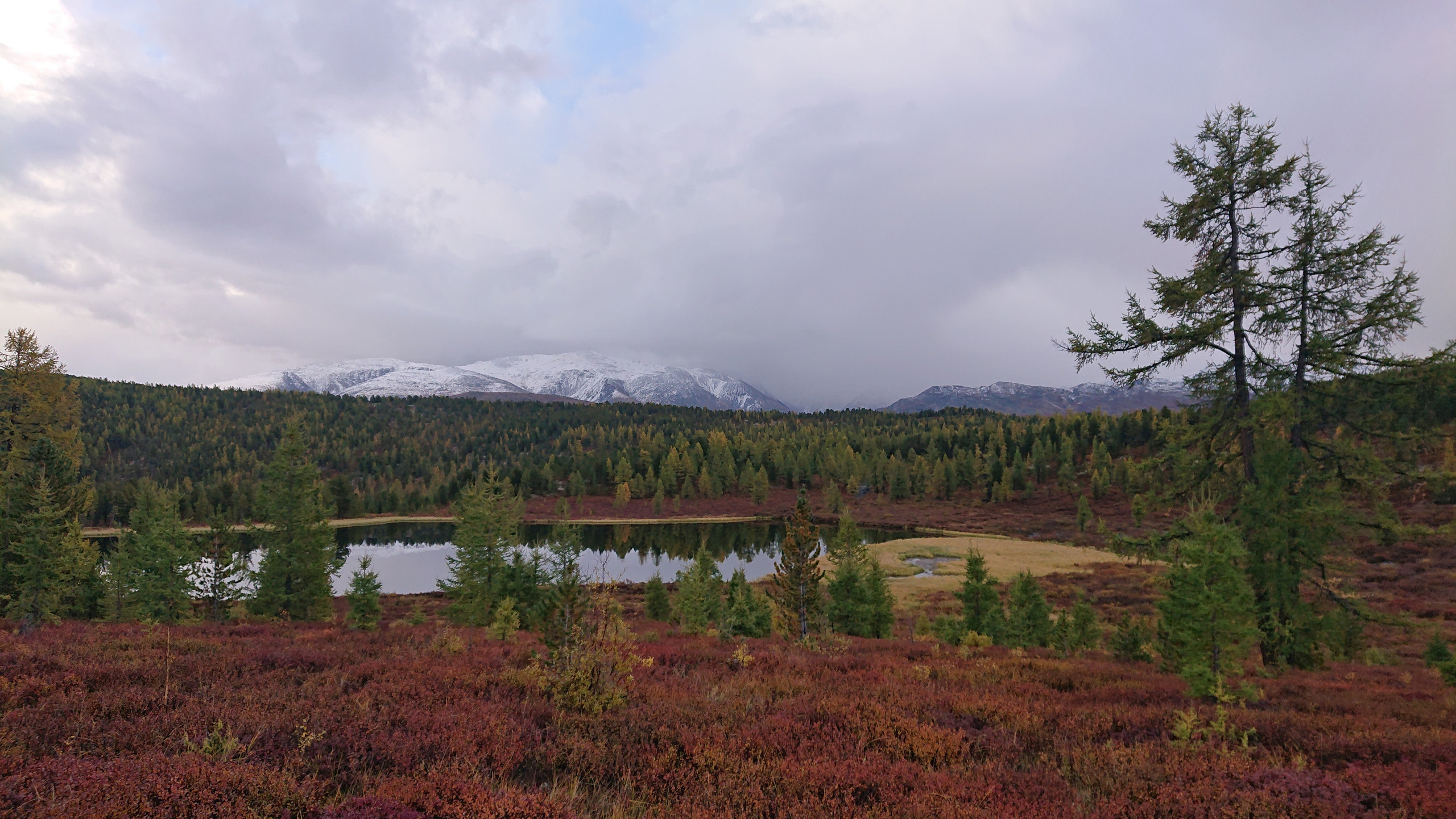 Это не фотошоп. Я видел это в горах Алтая. Семоха Валерий. Фотограф