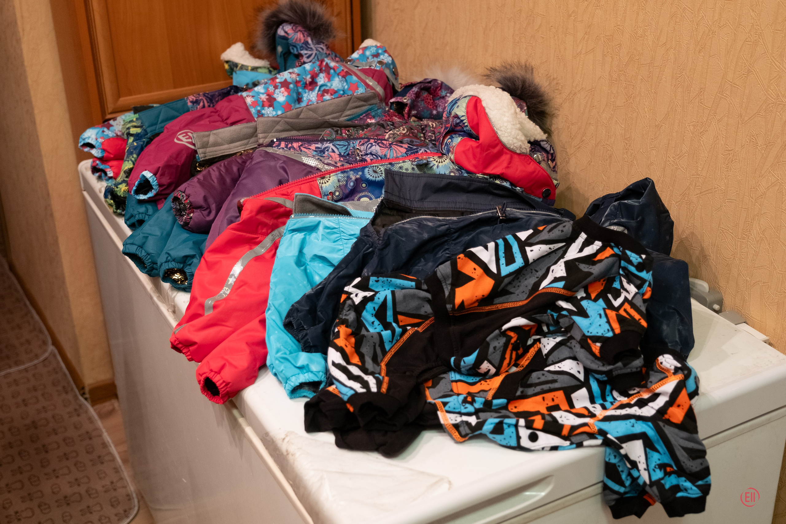 Grace goes shopping for clothes. Chinese Crested Dog Kennel Poale Ell