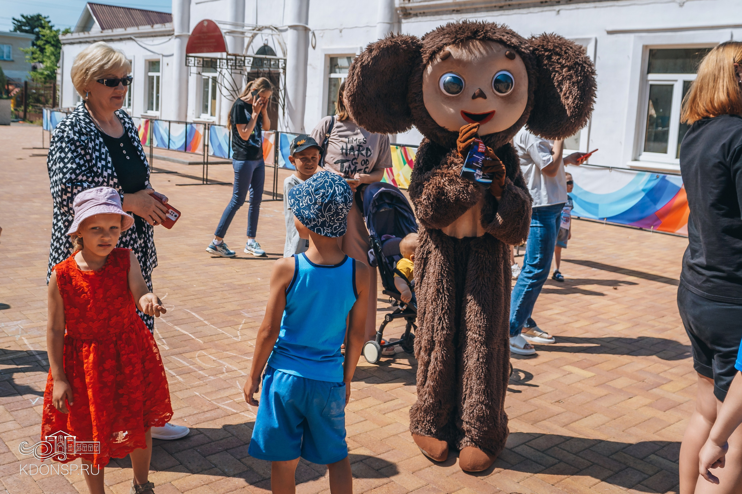 Должны смеяться дети. Новотитаровский Дом культуры