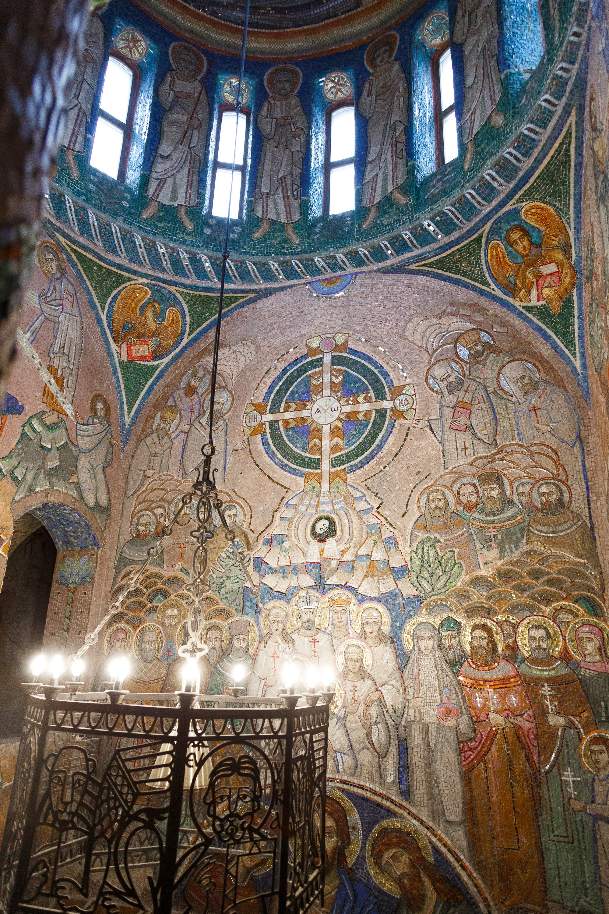 Крещение в храме Благовещения Пресвятой Богородицы в Петровском парке. Фотограф Юревич Арсений.