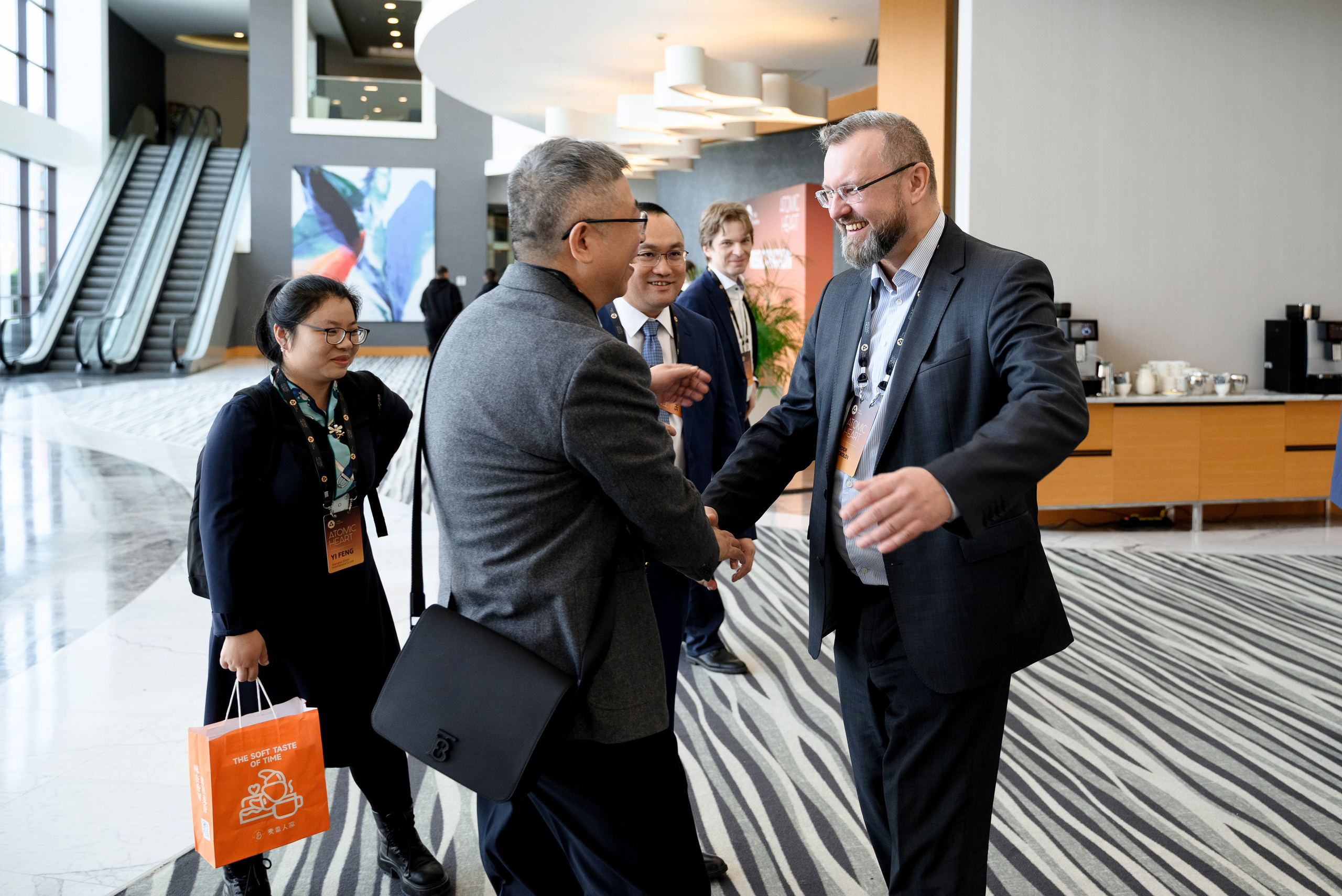 Репортаж с мероприятия — кадры с участниками конференции в городе Сочи