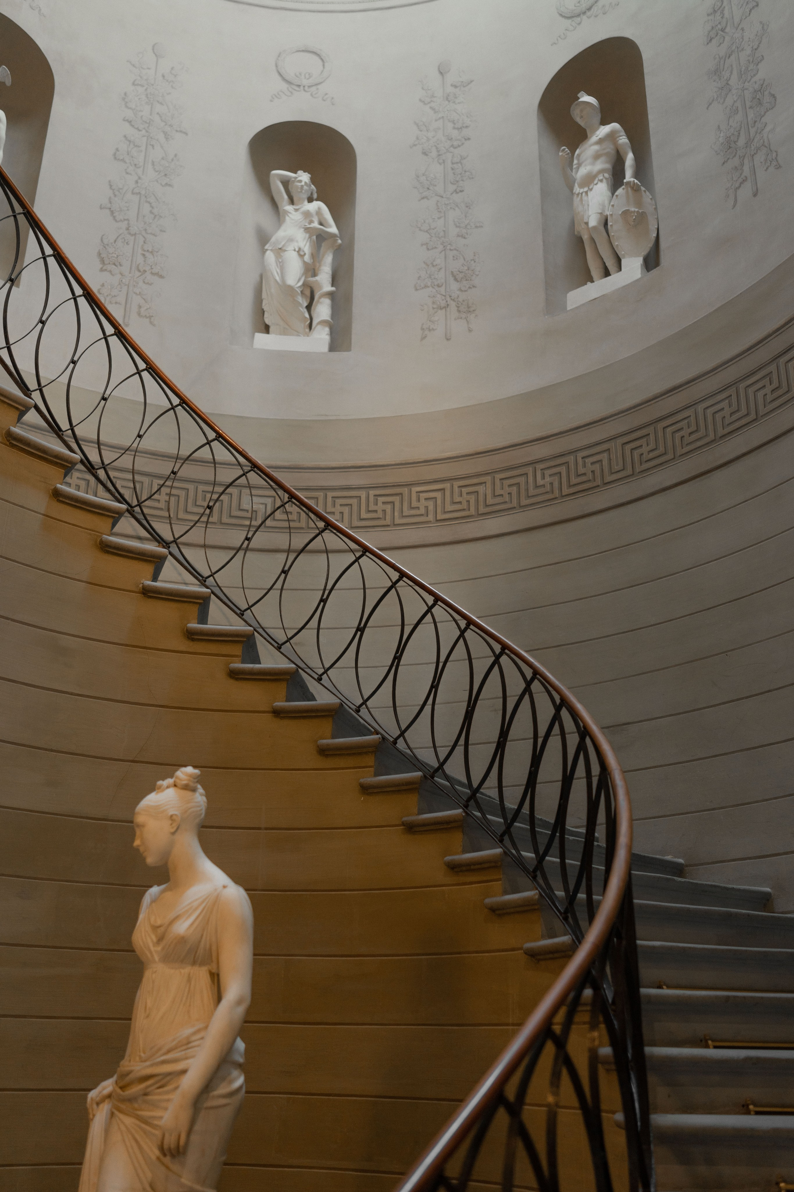 Civil wedding ceremony at the Eynard Palace. Professional Wedding Photographer Geneva & Romande Switzerland | Tanya Creator