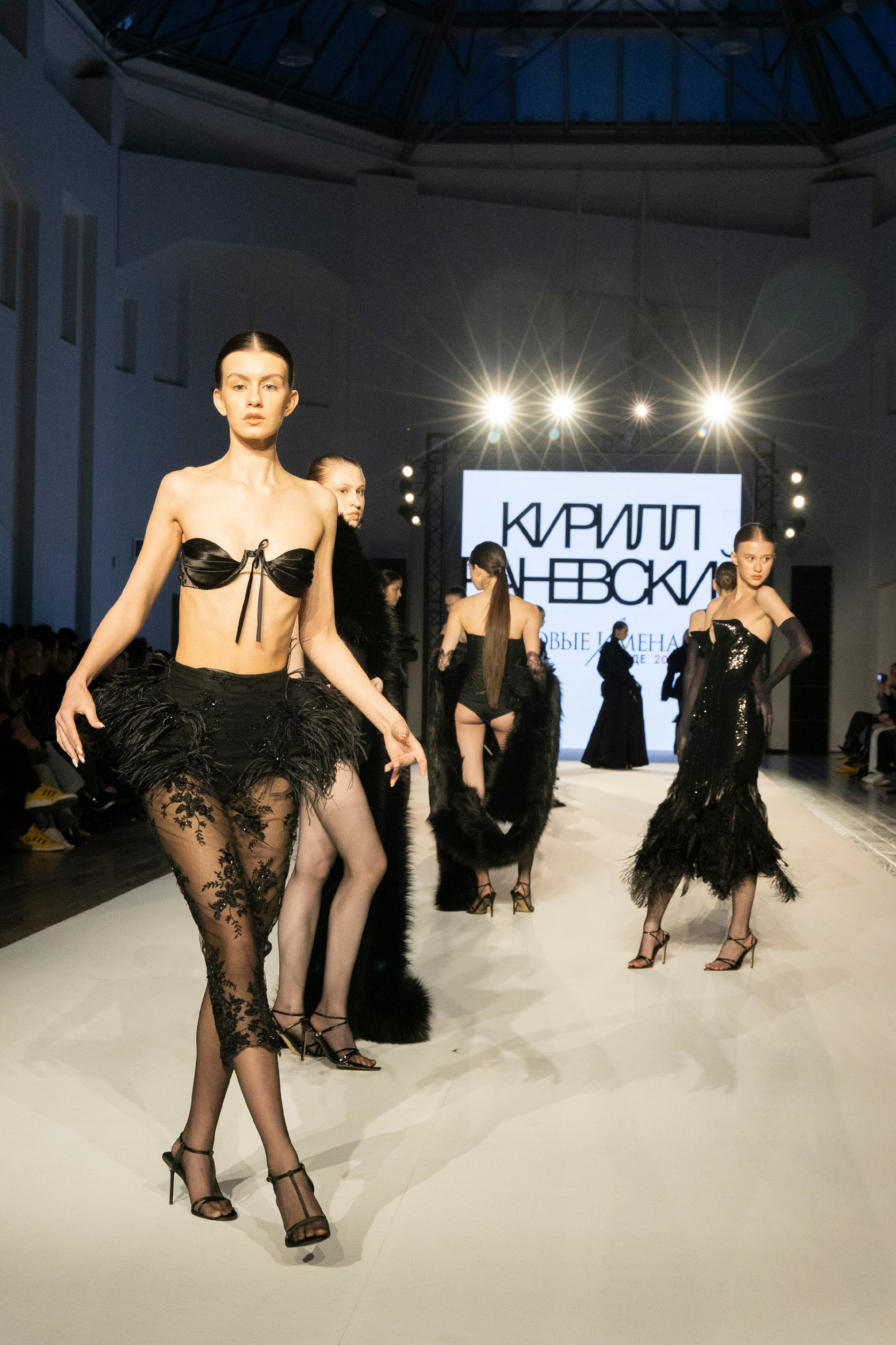 ДЛТ Собака.ru показ победителей конкурса «Новые имена в моде 2025». FOTOFAQ SKOOL г. Санкт-Петербург: очные, дистанционные и онлайн курсы фотографии