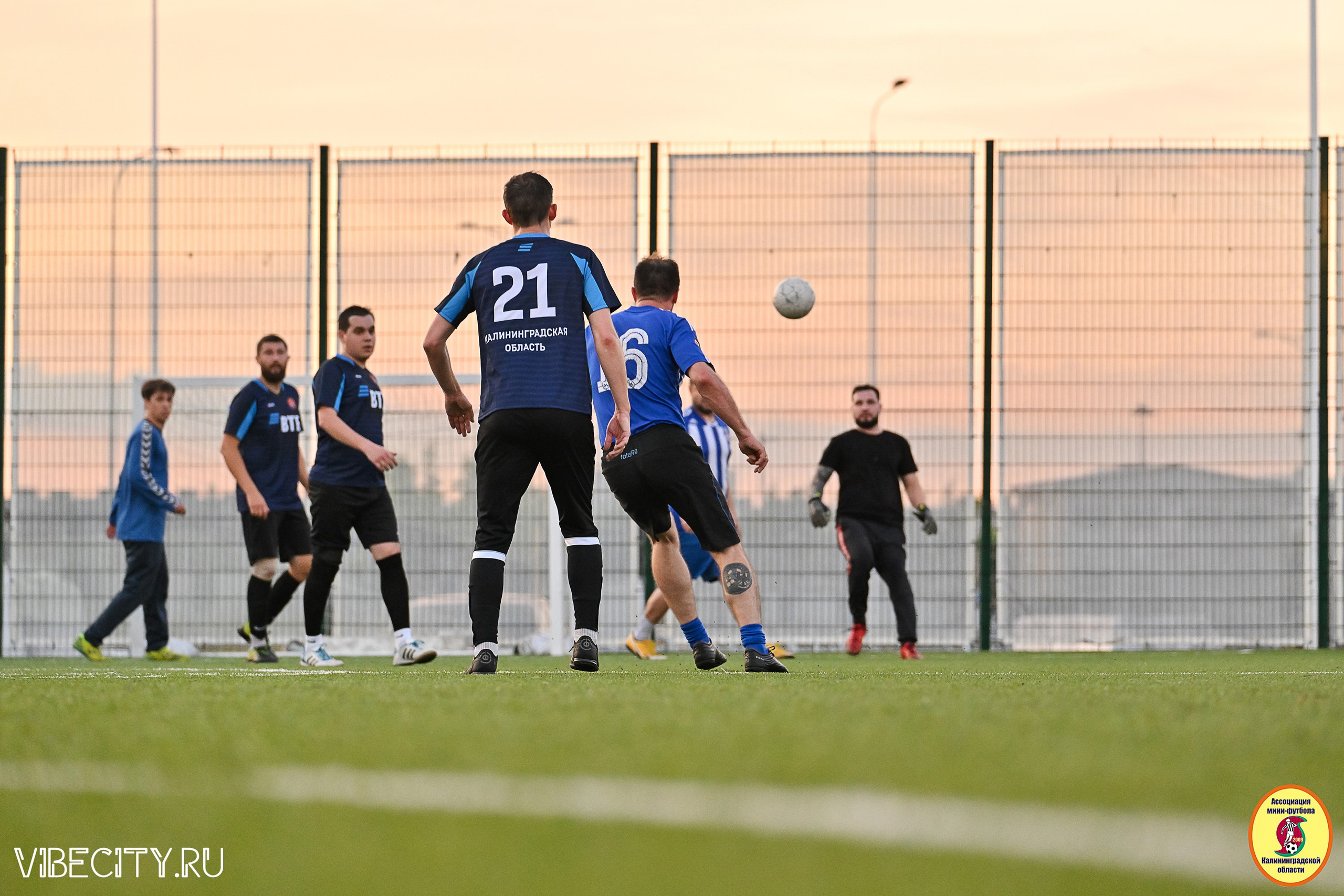 ИГРЫ МИНИ-ФУТБОЛЬНОЙ И КОРПОРАТИВНОЙ ЛИГИ. VIBECITY.RU Вайб Сити Ру Фоторепортажи Фотоотчеты Калининград