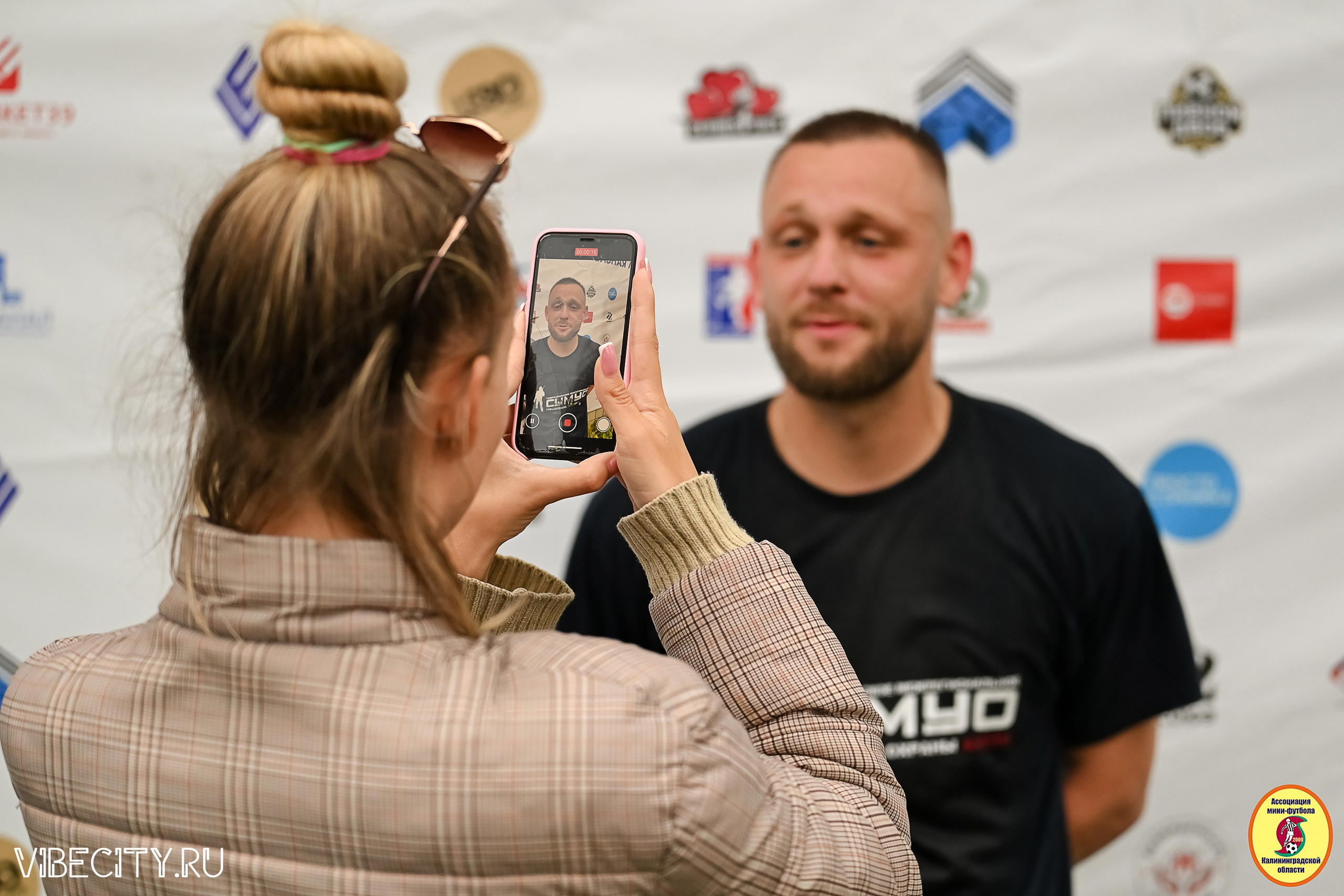 ИГРЫ МИНИ-ФУТБОЛЬНОЙ И КОРПОРАТИВНОЙ ЛИГИ. VIBECITY.RU Вайб Сити Ру Фоторепортажи Фотоотчеты Калининград