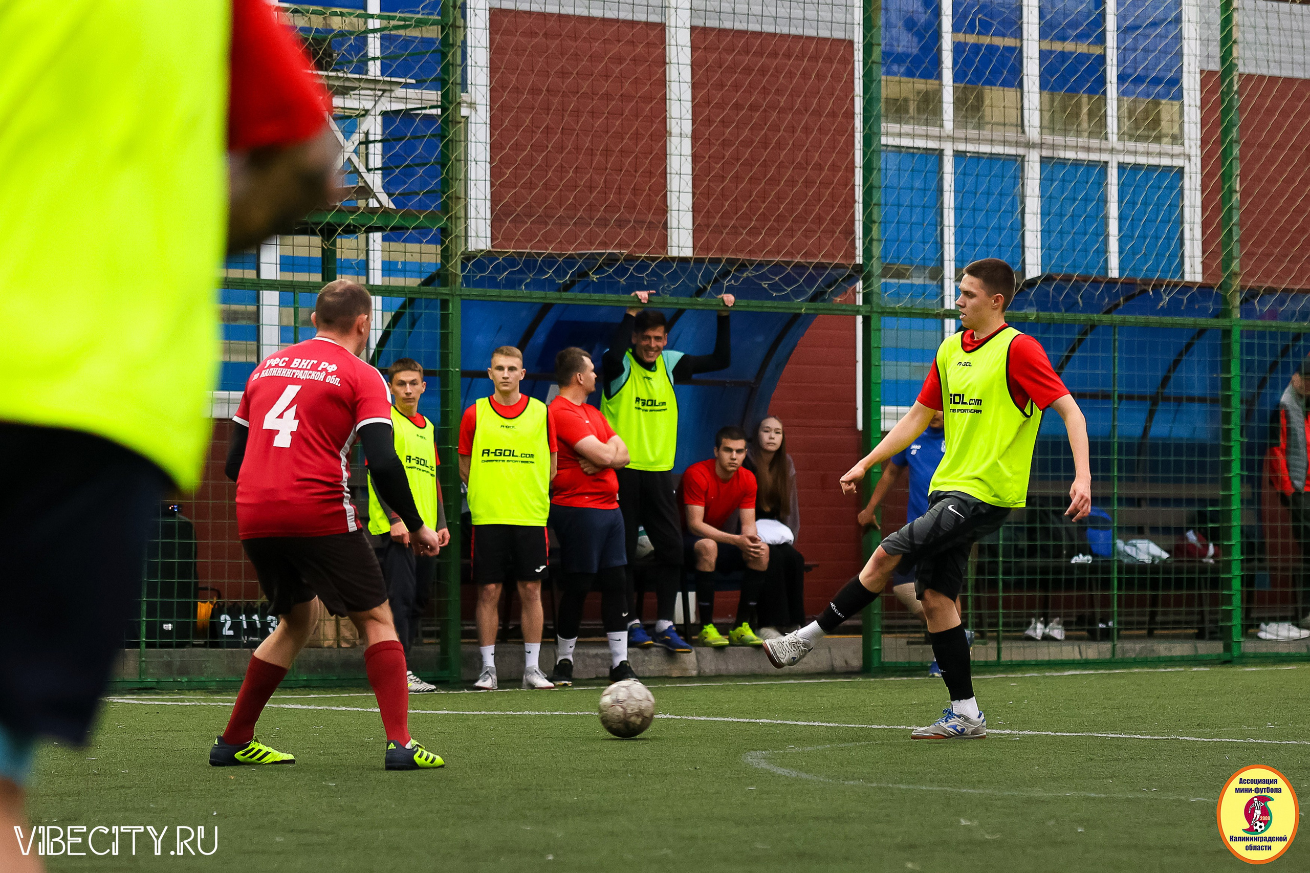 ИГРЫ МИНИ-ФУТБОЛЬНОЙ И КОРПОРАТИВНОЙ ЛИГИ. VIBECITY.RU Вайб Сити Ру Фоторепортажи Фотоотчеты Калининград
