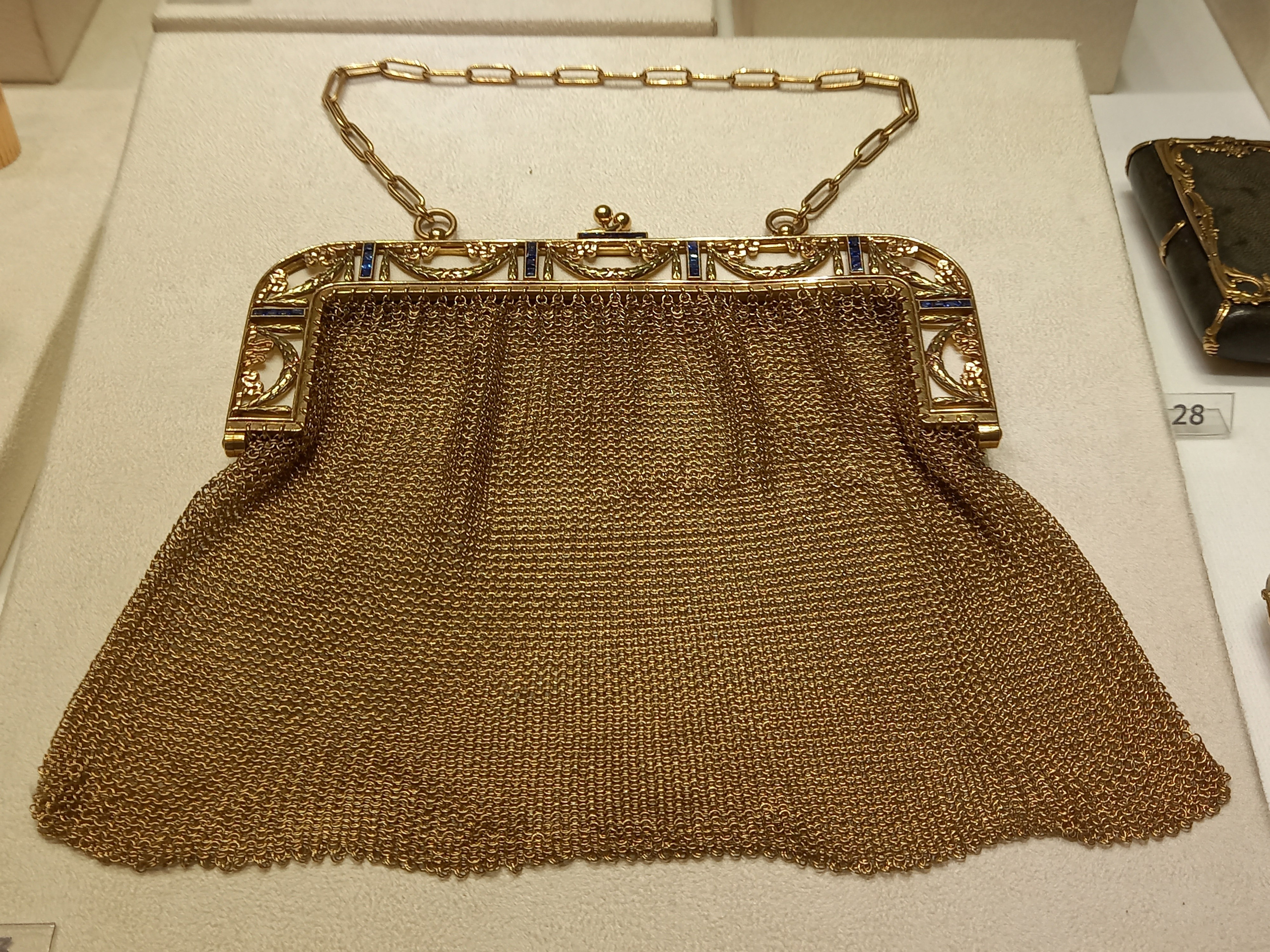 Золотая сумочка кольчужного плетения Golden bag