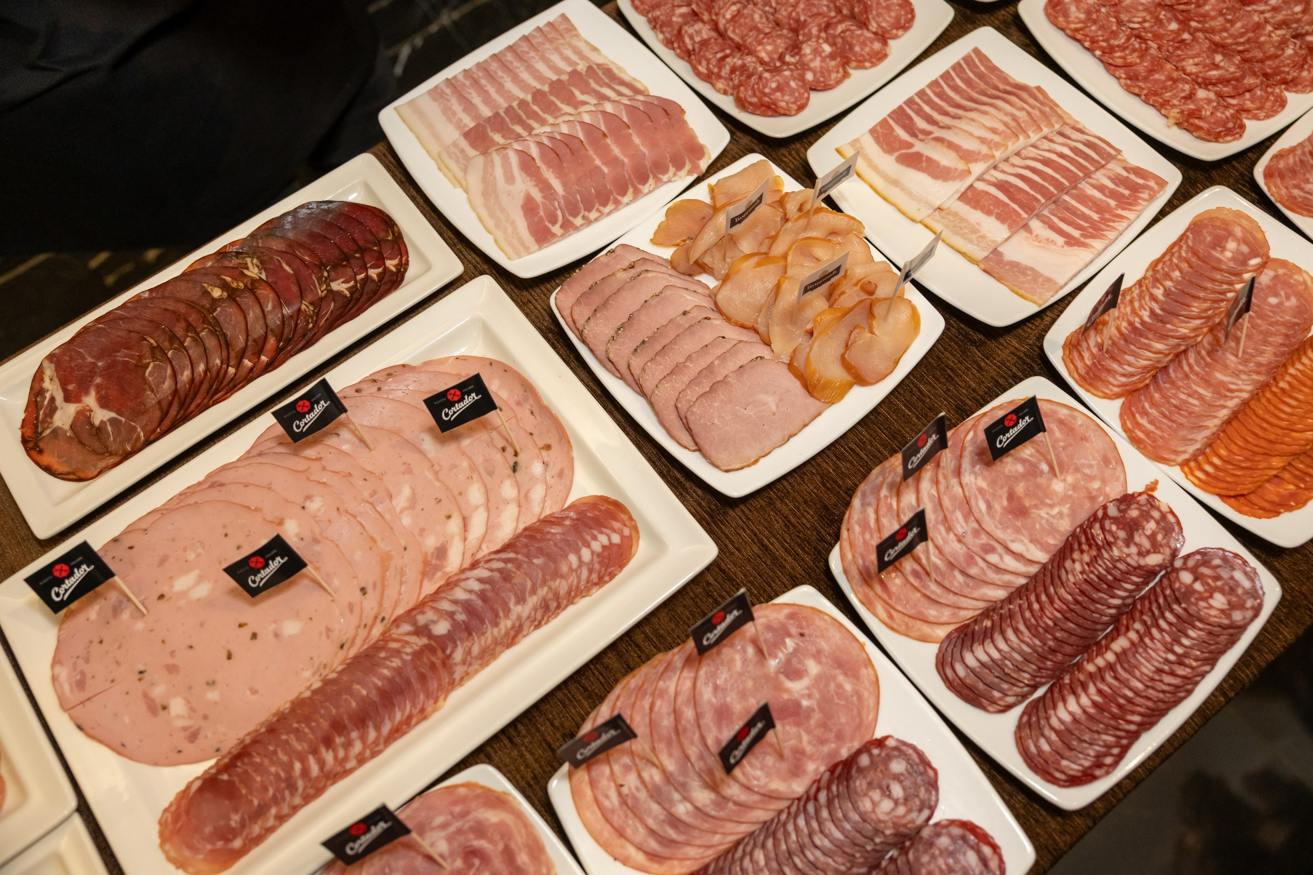 Репортажная фото- и видеосъемка Винного салона «Ароматный мир» в СПб