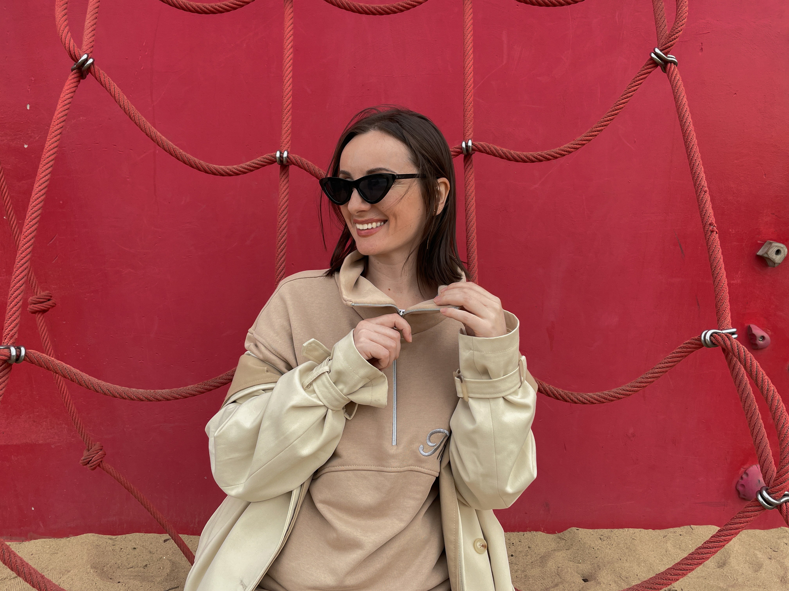 Уличная фотосъемка для контента на айфон. AI Фотограф Краснодар: мужские и женские фотосессии, стилизация съемки. Нейро-фотосессии онлайн