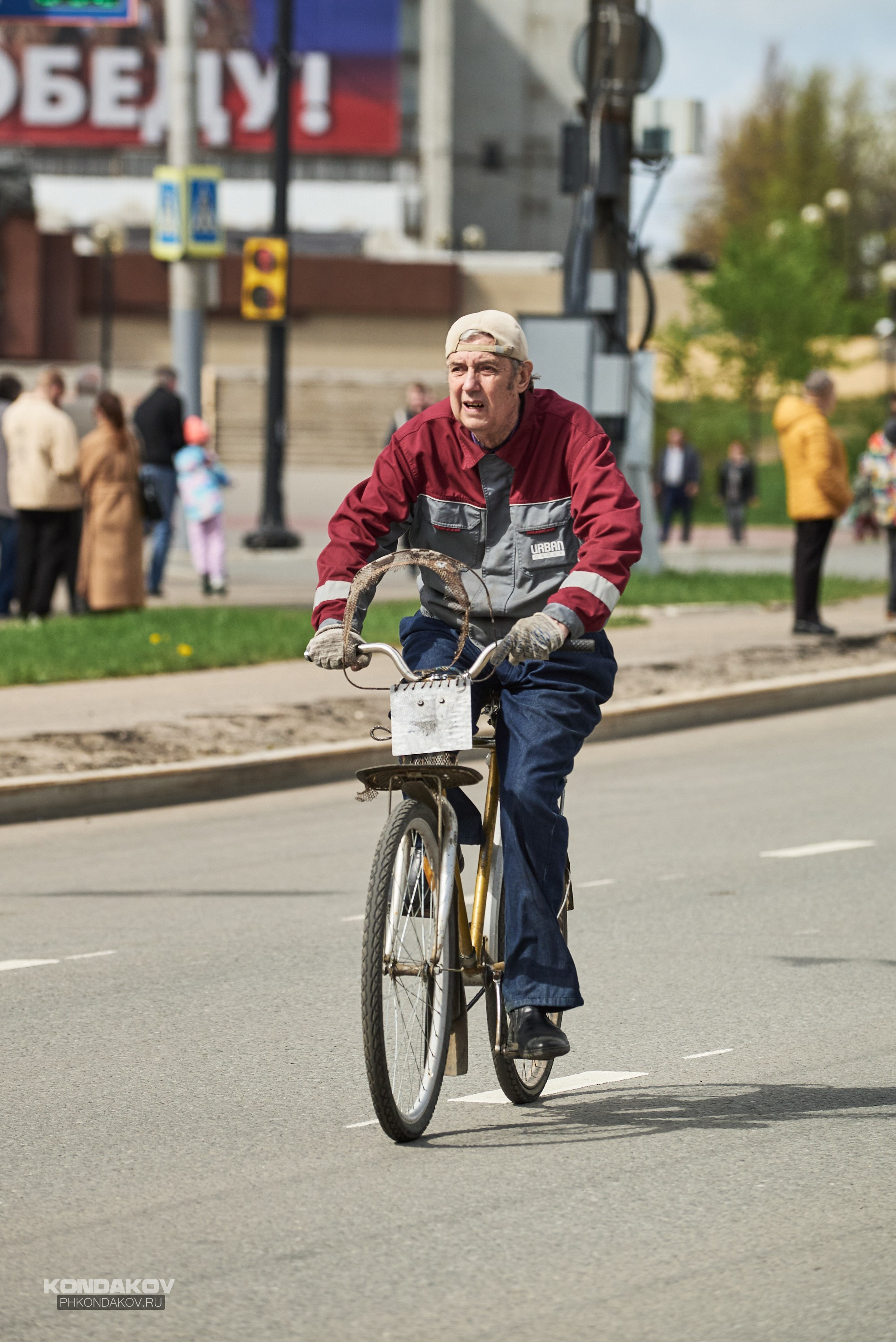 Первомайская эстафета в Иваново 2024 год. Фотограф в Иваново: Каталожная съемка одежды и постельного белья, Wildberries