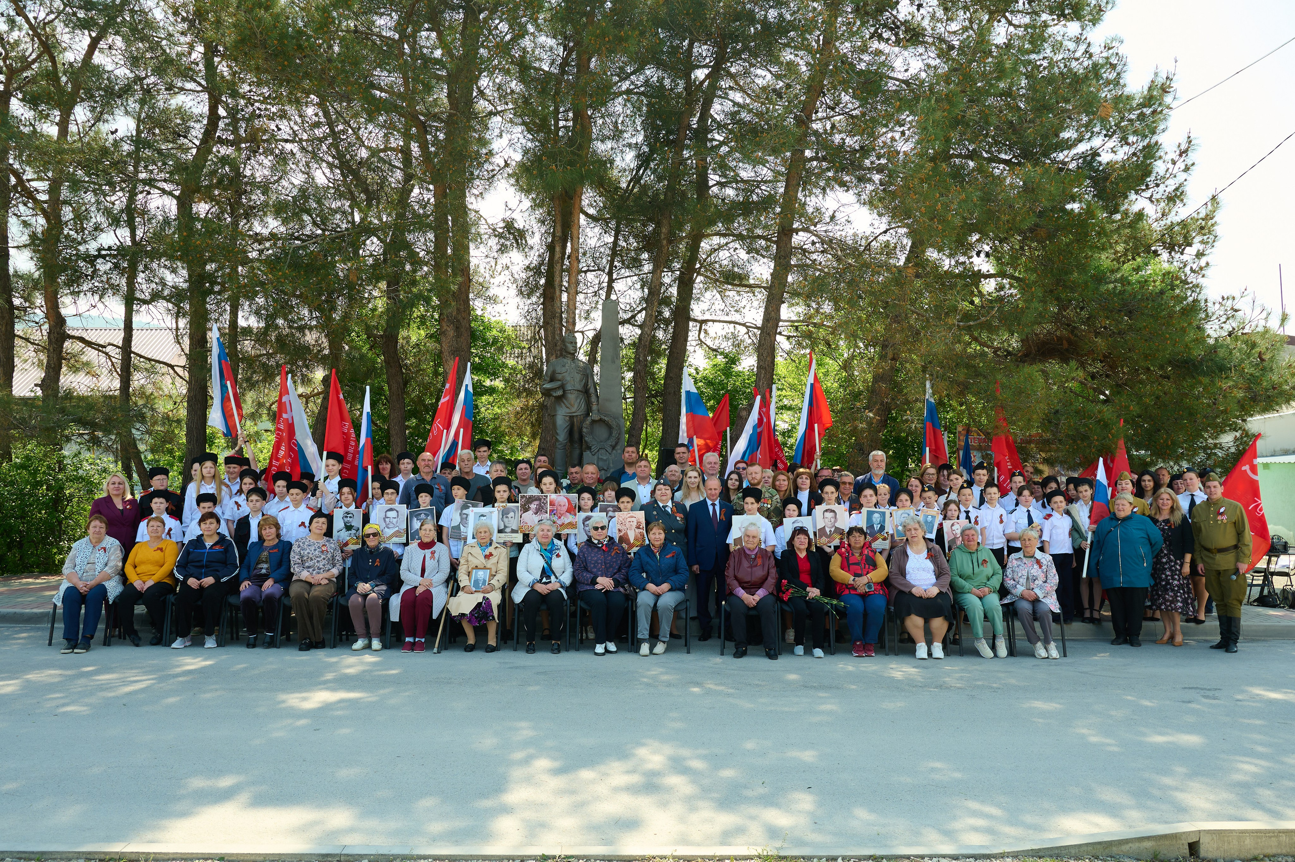 Митинг к 9 мая в с. Виноградное. Жизнь курорта Кабардинка в фотографиях