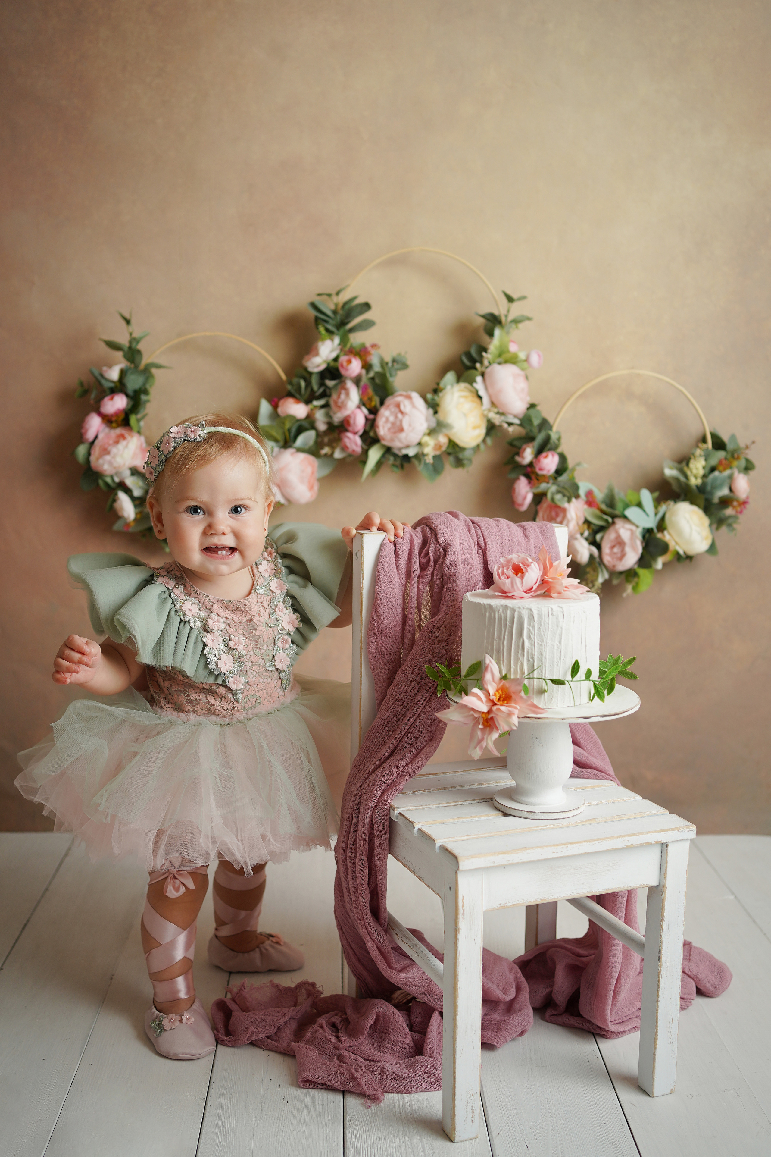 Фотосессия Первый годик Эмилии. Детский фотограф и фотограф новорожденных в Калининград Оксана Иваний