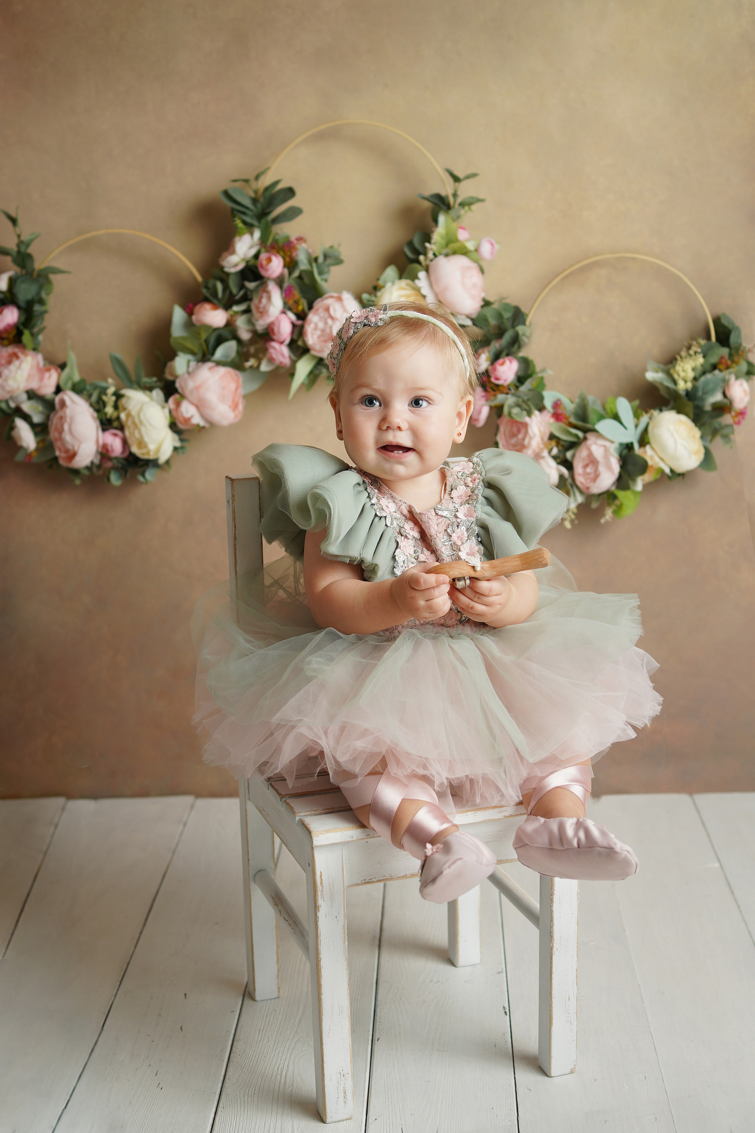 В детской фотостудии можно сделать фотографии Первого годика