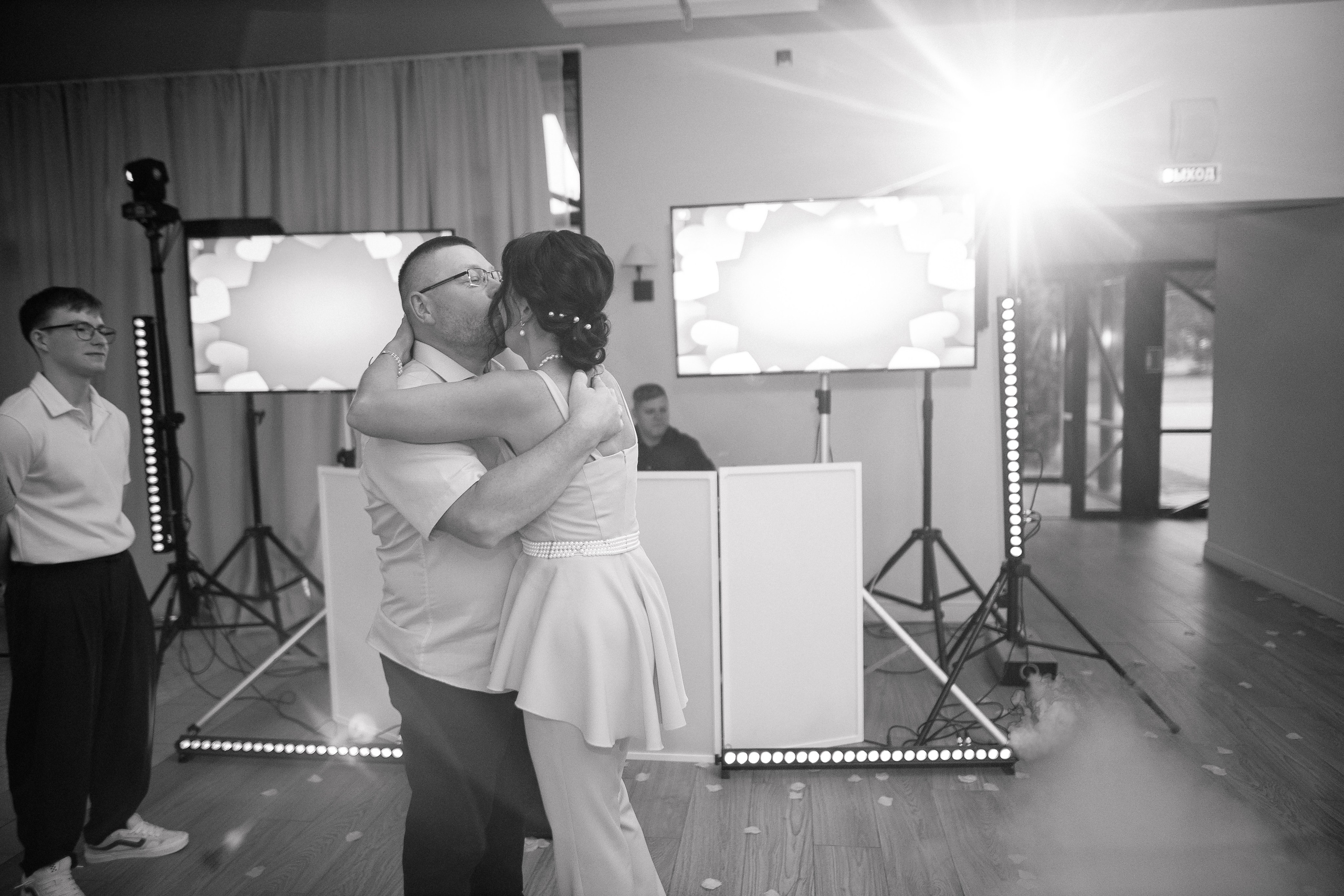 🌸✨ **Анонс Фотографий с Юбилея Розовой Свадьбы Александра и Елены! ** ✨🌸. Свадебный фотограф Михаил Александров