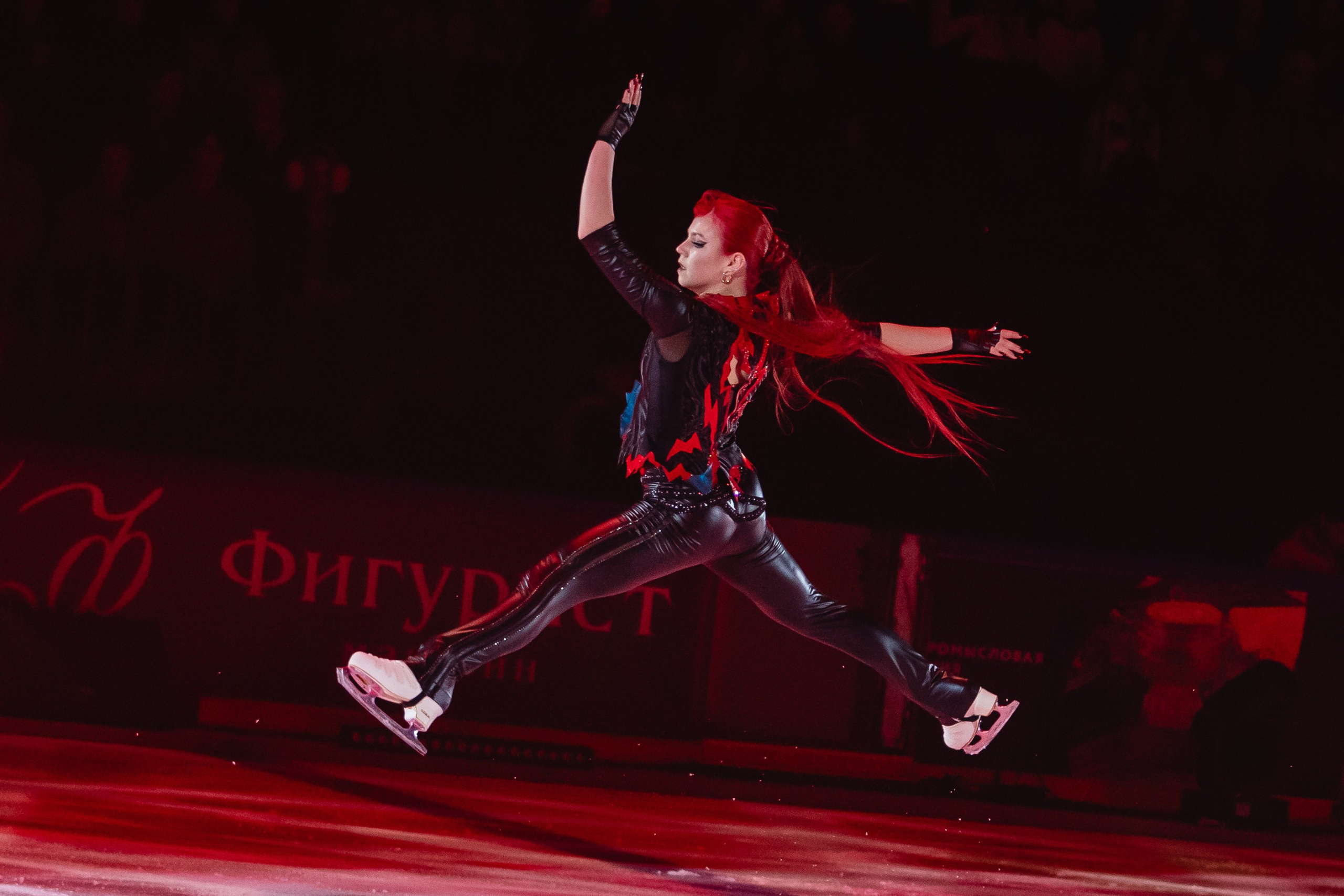 Шоу «Чемпионы на льду» в Новосибирске. Воробьева Ксения — Спортивный и танцевальный фотограф Новосибирск