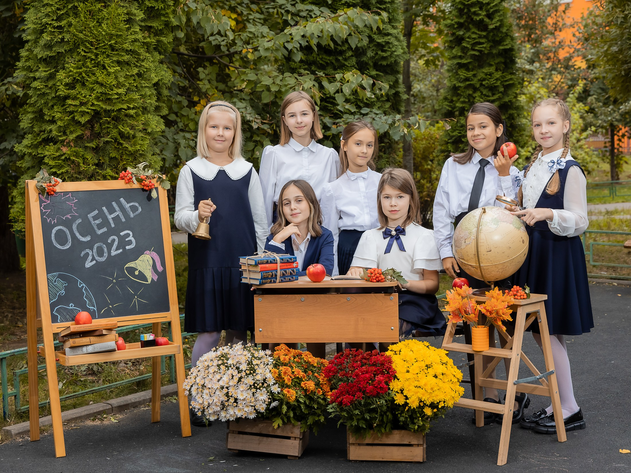 Подготовка к осеннему фотопроекту на улице для начальных классов. Выпускные альбомы в Мытищи Москве и Московской области