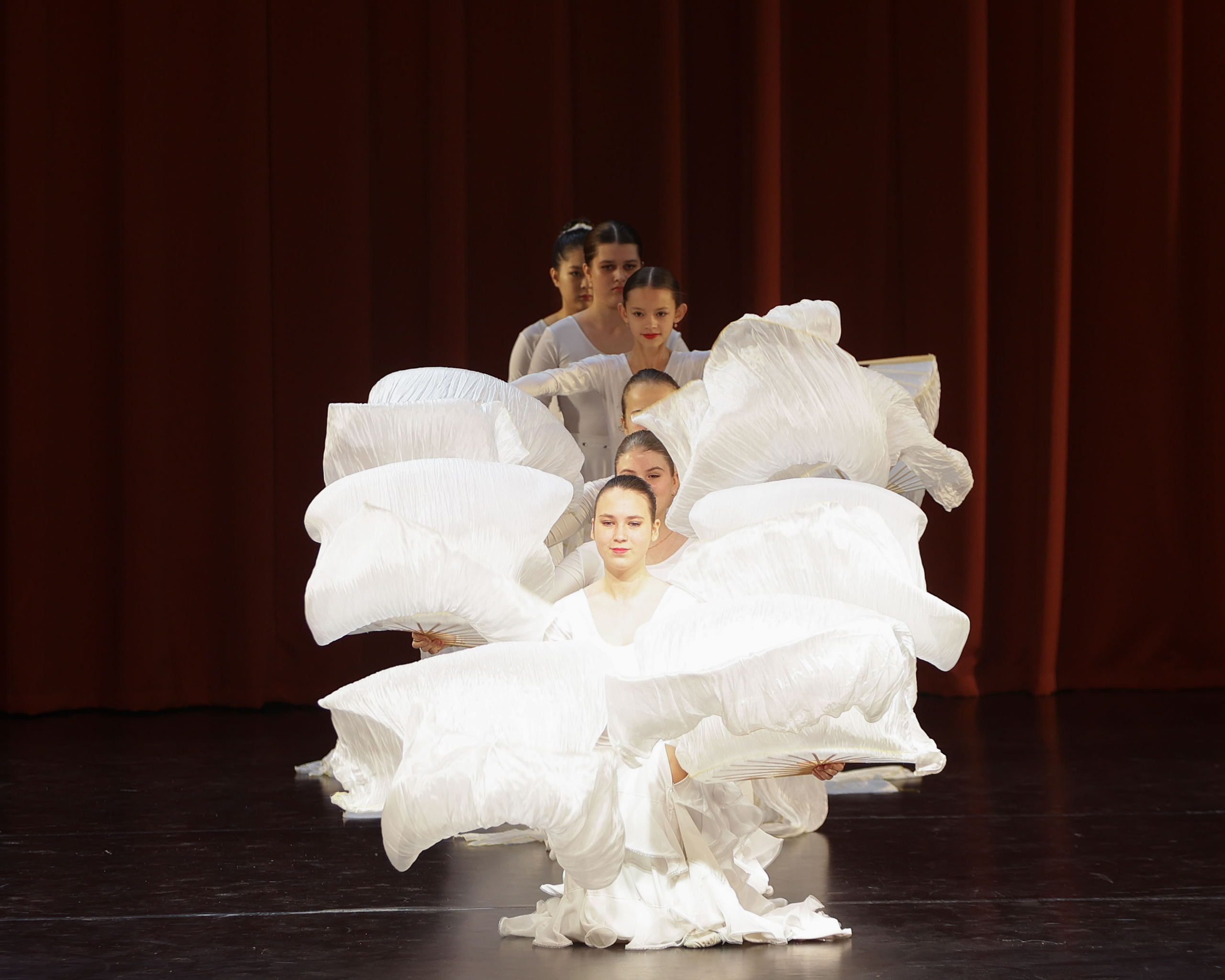 Фестиваль хореографического искусства «КУБОК ЛЕГЕНДЫ — 2025». Выпускные альбомы и школьный фотограф в Подольске, Троицке, Щербинке, Москве и Московской области