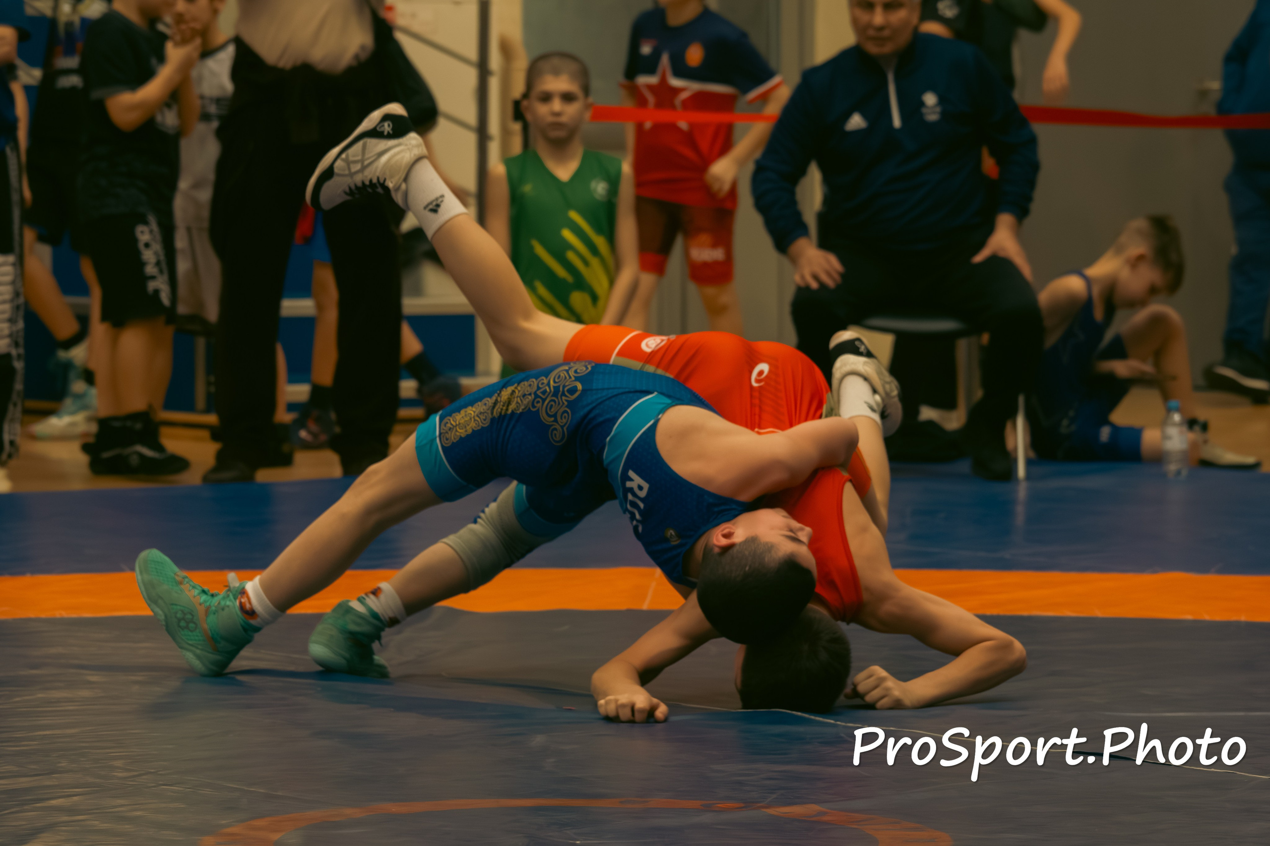 «Спорт через объектив: история в каждом снимке!»