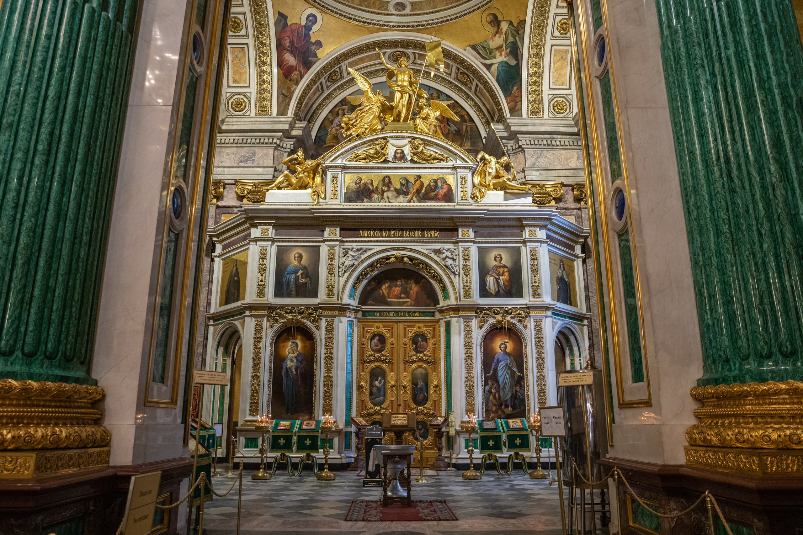 Фотограф на Крещение в Санкт-Петербурге. ФОТОГРАФ РАДОСТИ Фотосессия в студии СПб. Портретный фотограф — Юрий Торлопов