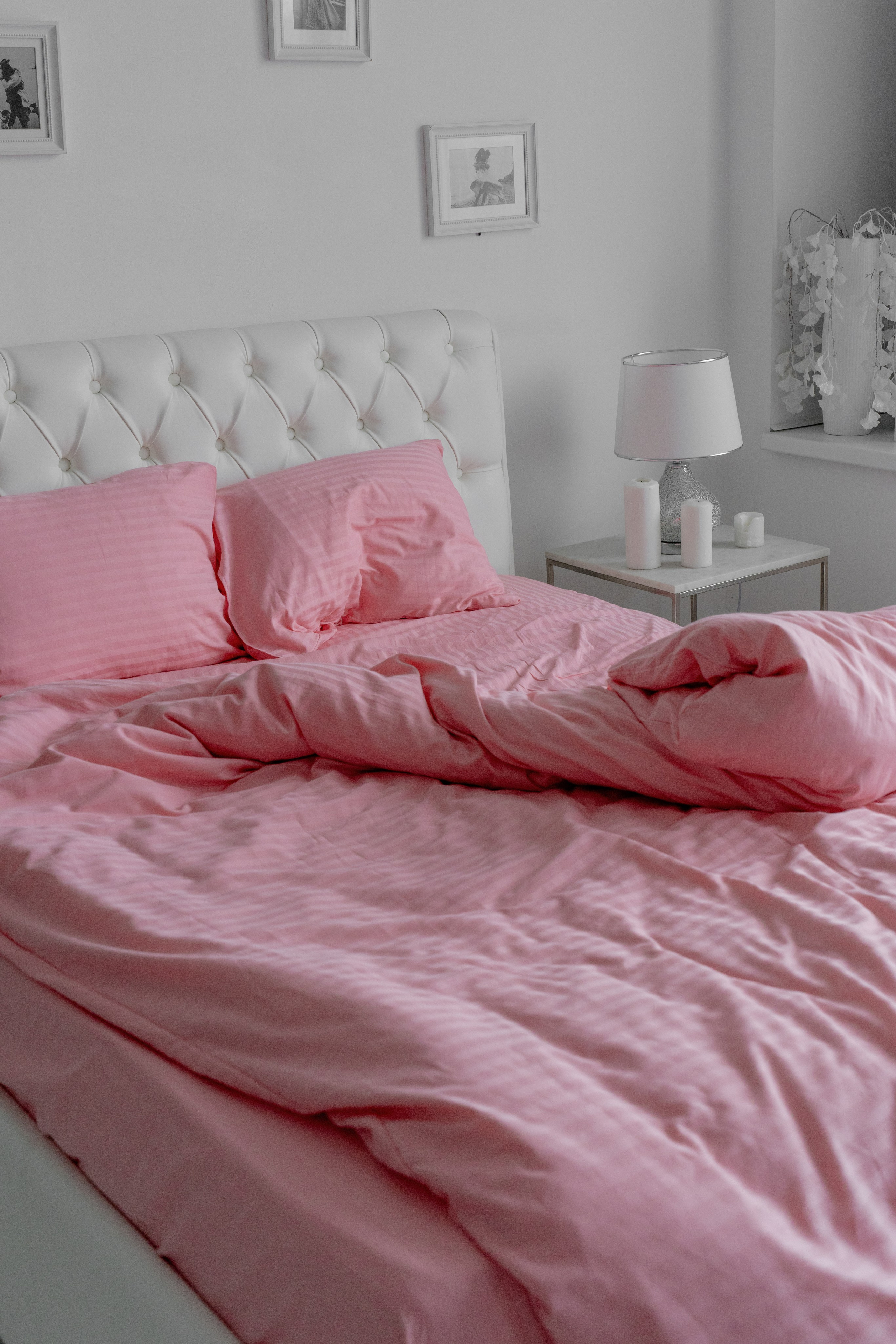 Фотосъемка постельного белья в фотостудии с моделью для маркетплейсов