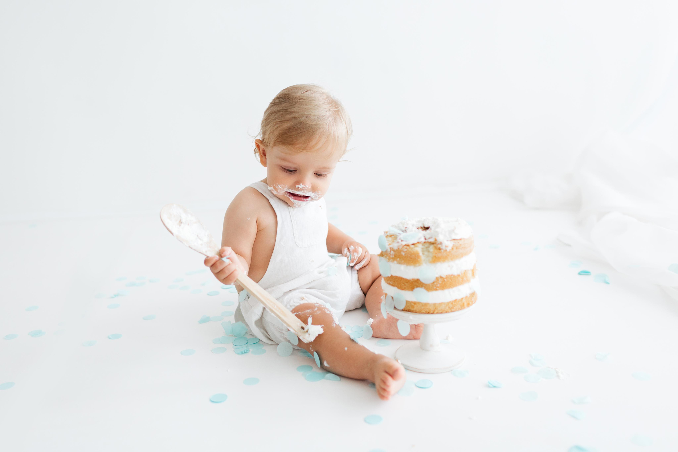 Фотосессия на первый день рождения