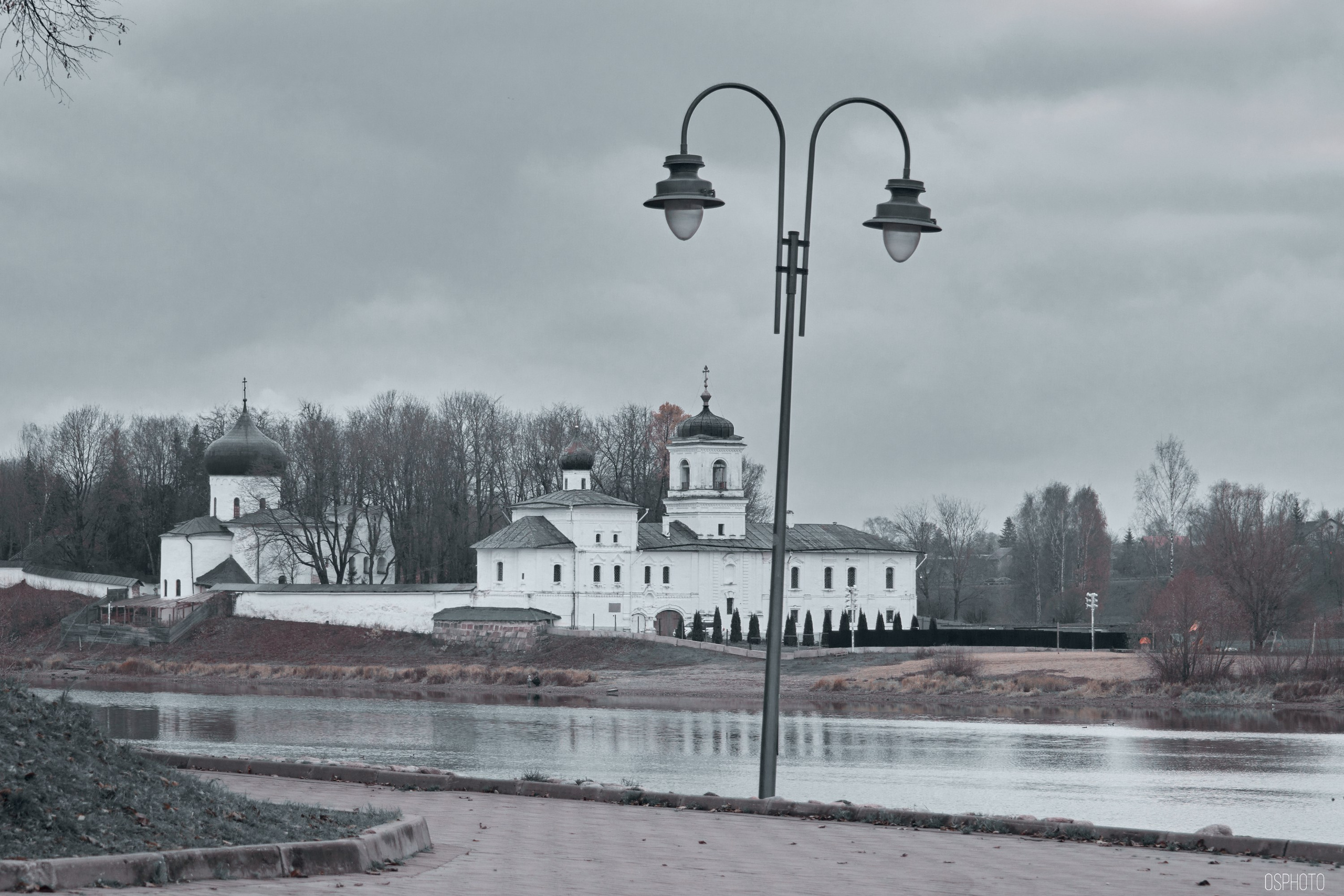 Псков. Ноябрь. Фотографъ Сергѣевъ. Поймать мгновеніе