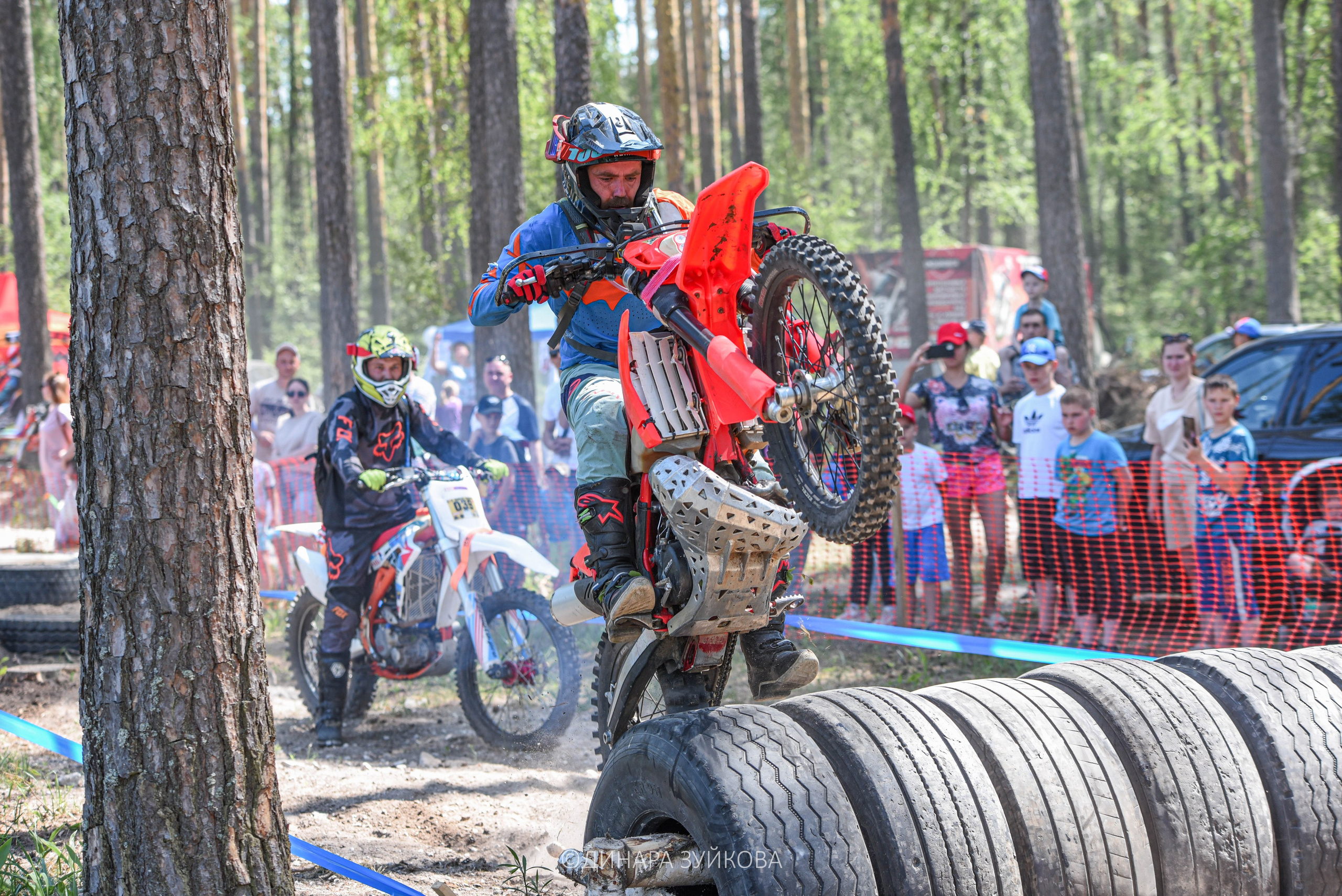 В поиске зацепа от ЭндуроБор. Мотофотограф в Нижнем Новгороде Динара Зуйкова