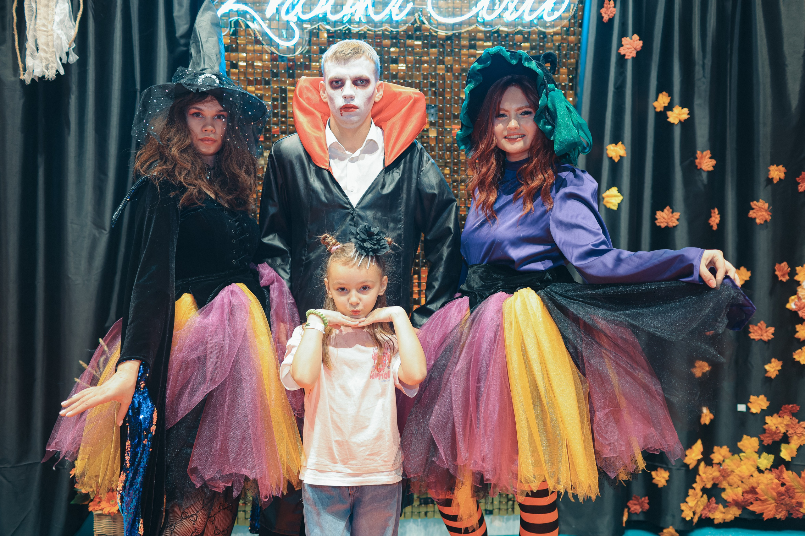 02.11 Halloween в Zhooki Park. Команда специалистов в мире фотографии и видео. Детский фотограф, семейный фотограф