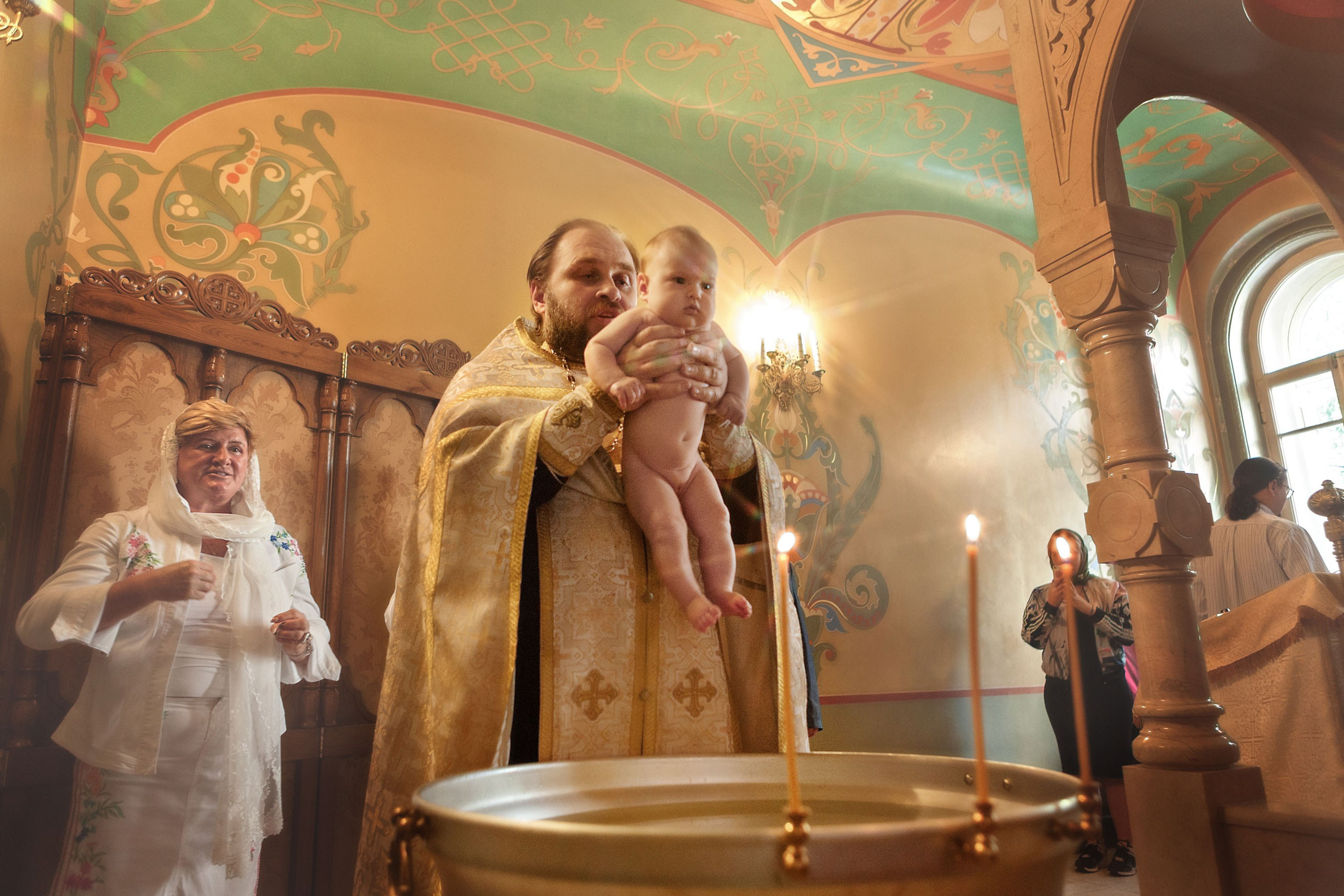 Фотосессия крещения новорожденных