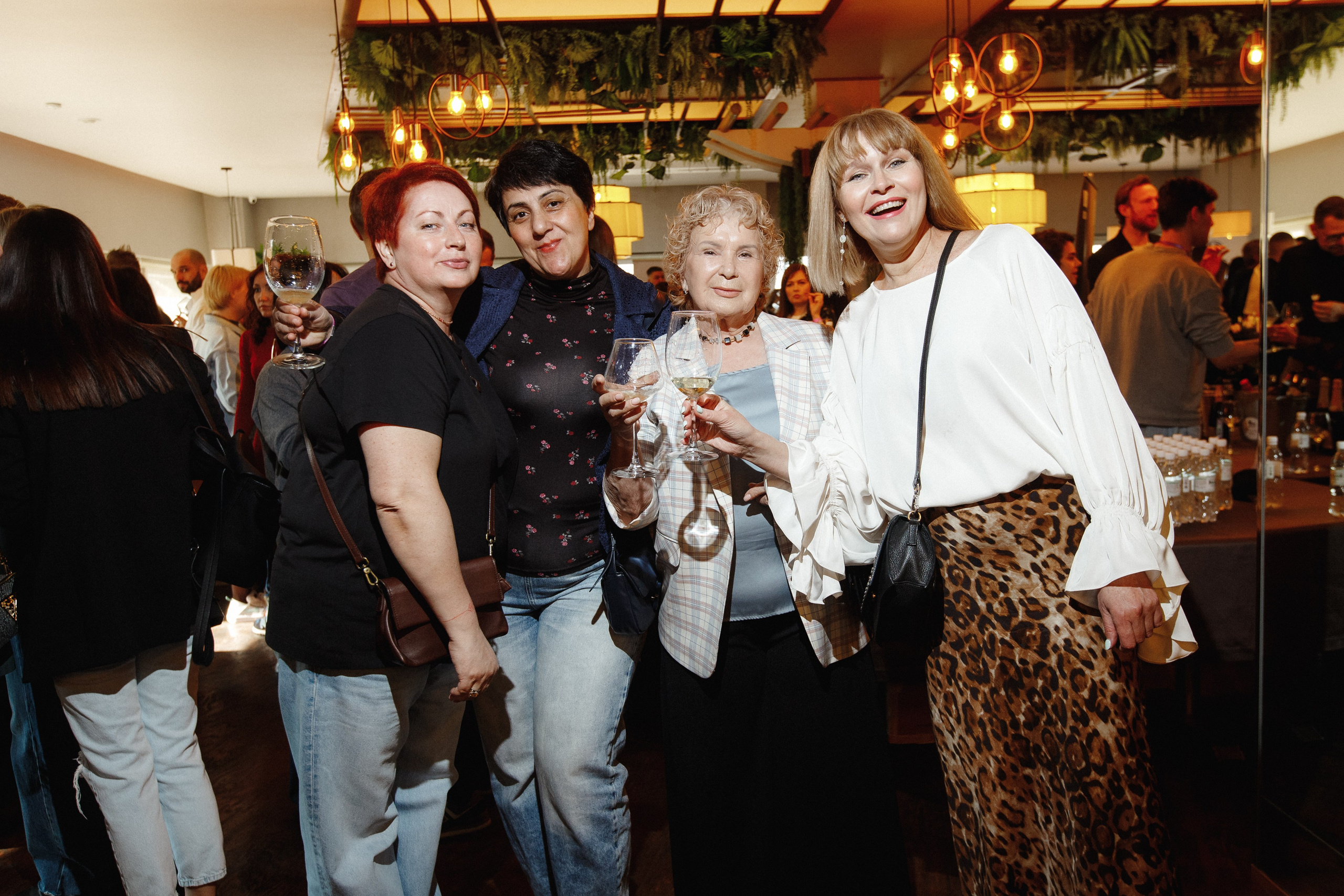 ФЕСТИВАЛЬ ИГРИСТЫХ ВИН. СВОИ. ФОТООТЧЕТЫ-СОБЫТИЯ-МЕСТА