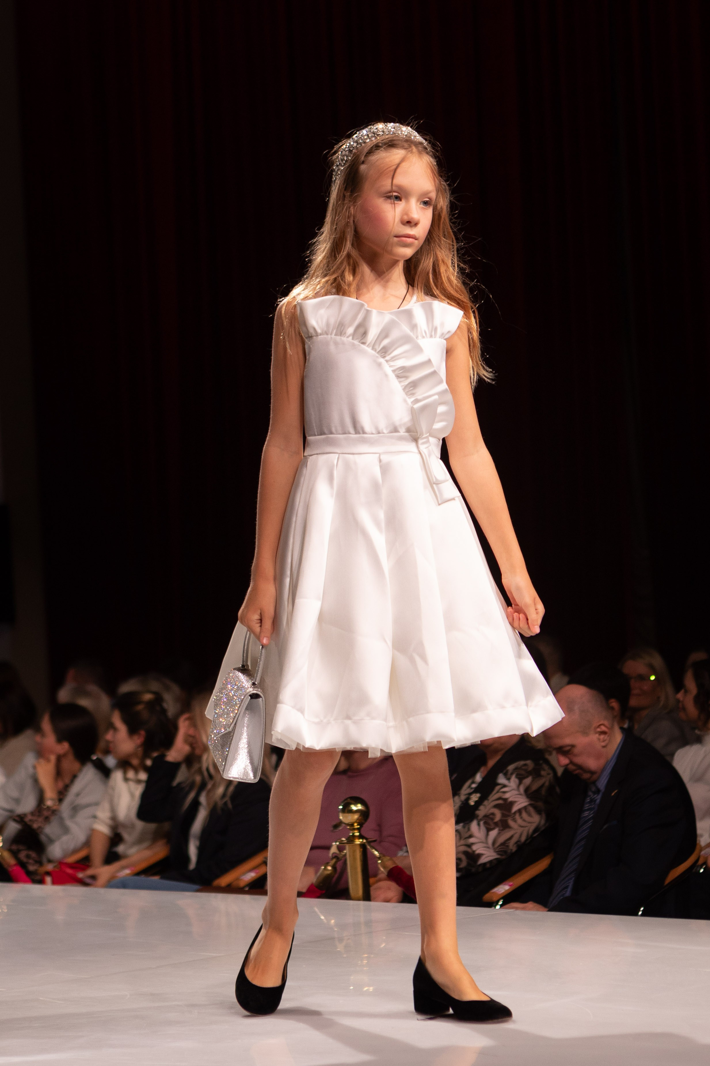 Estet fashion week весна 2024. Торговая сеть Кенгуру.